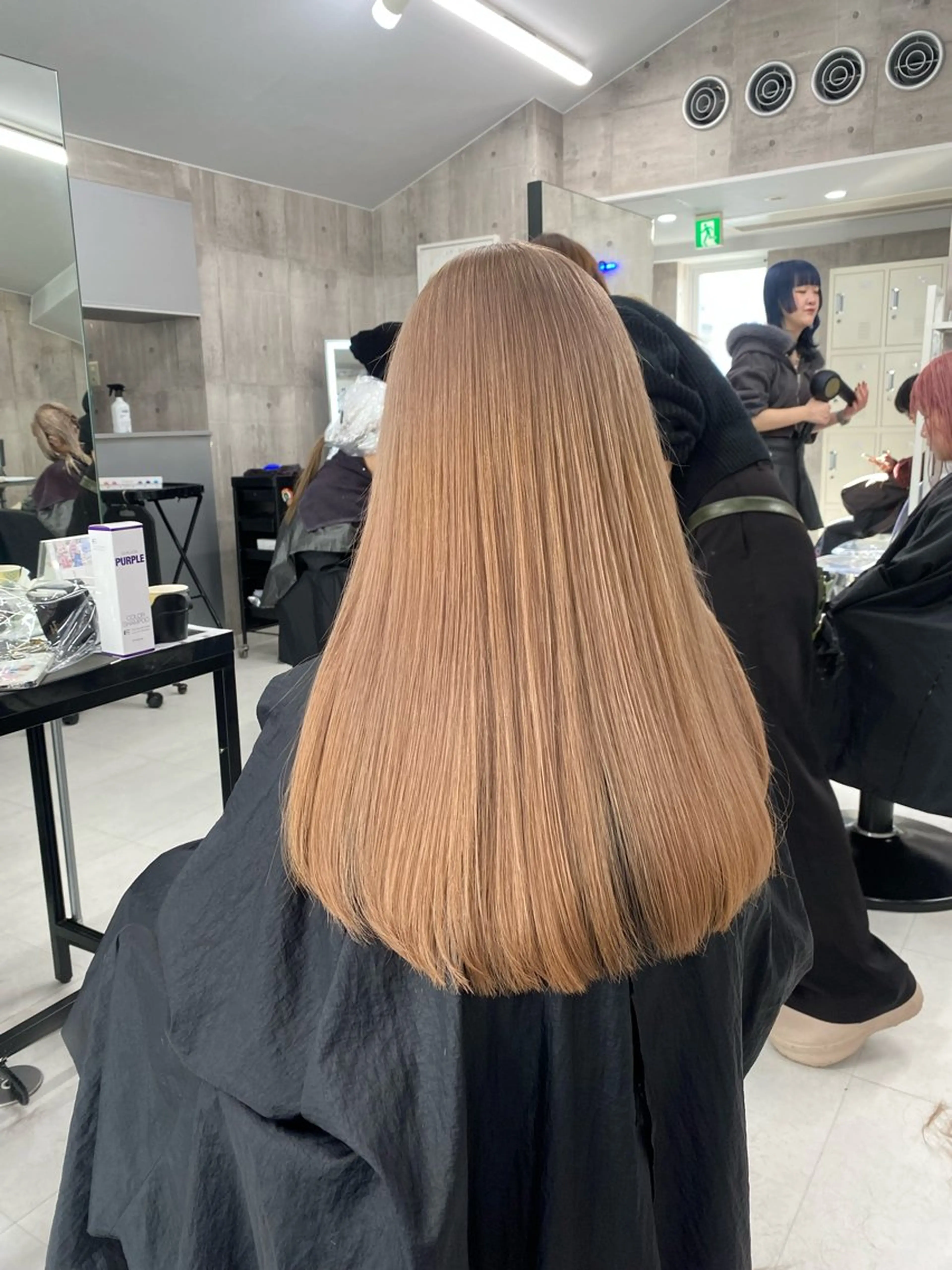 ロング カラー ヘアアレンジ メンズ ヘアカラー のん🎀ハイトーン/ レイヤーカット🐳のヘアスタイル