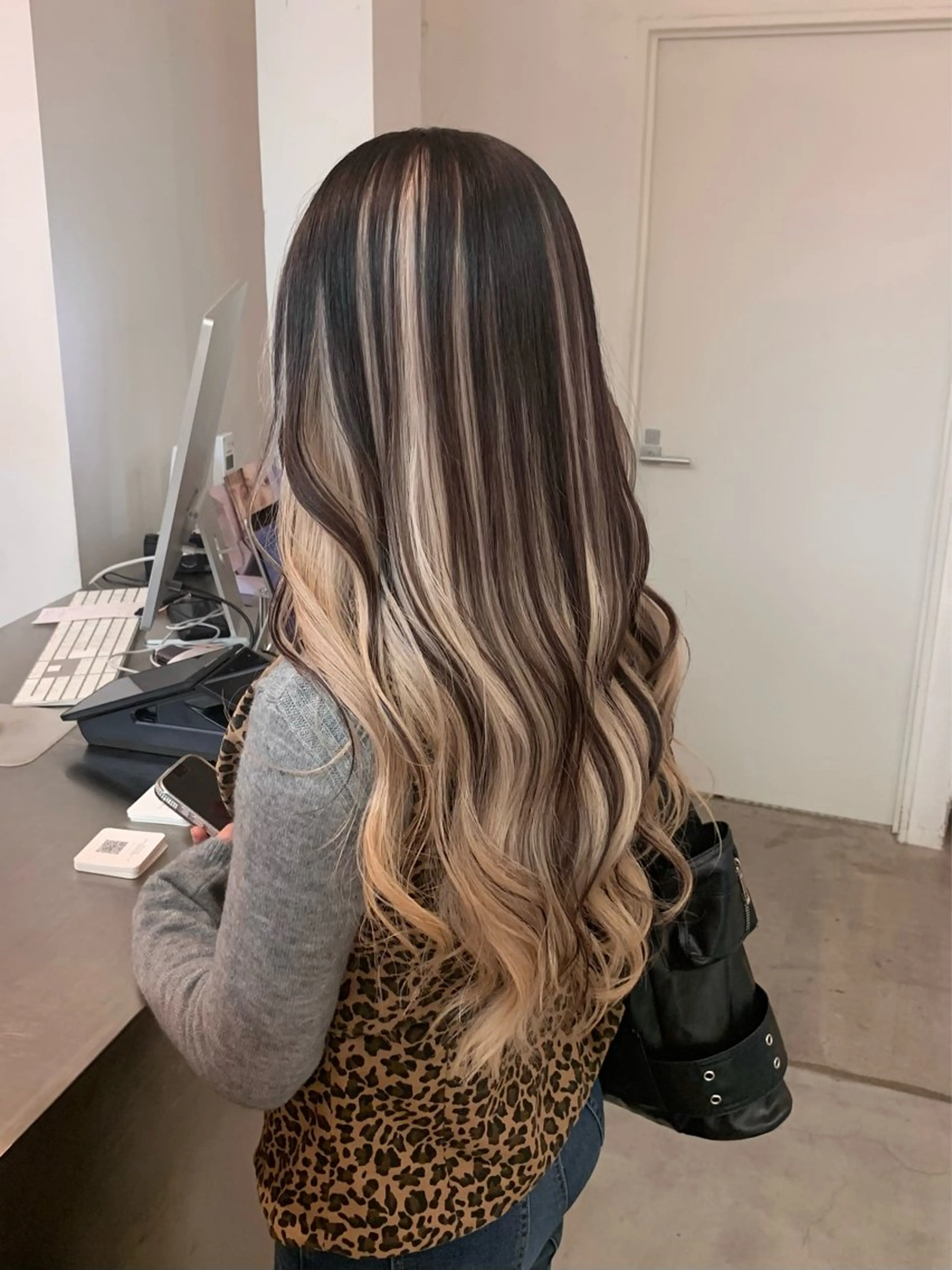 カラー ヘアカラー hinata /ハイトーンのヘアスタイル