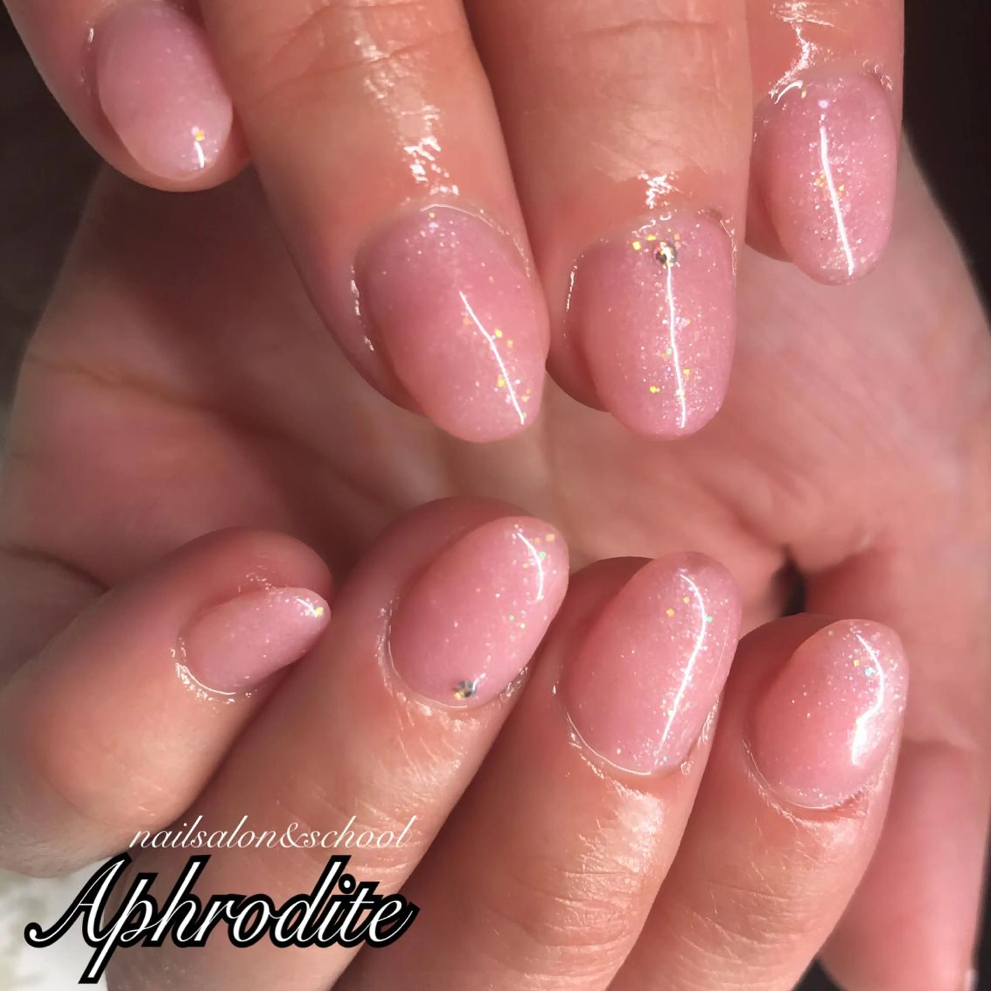 ネイル 長さ出し シンプルネイル APHRODITE Nagisaのネイルデザイン