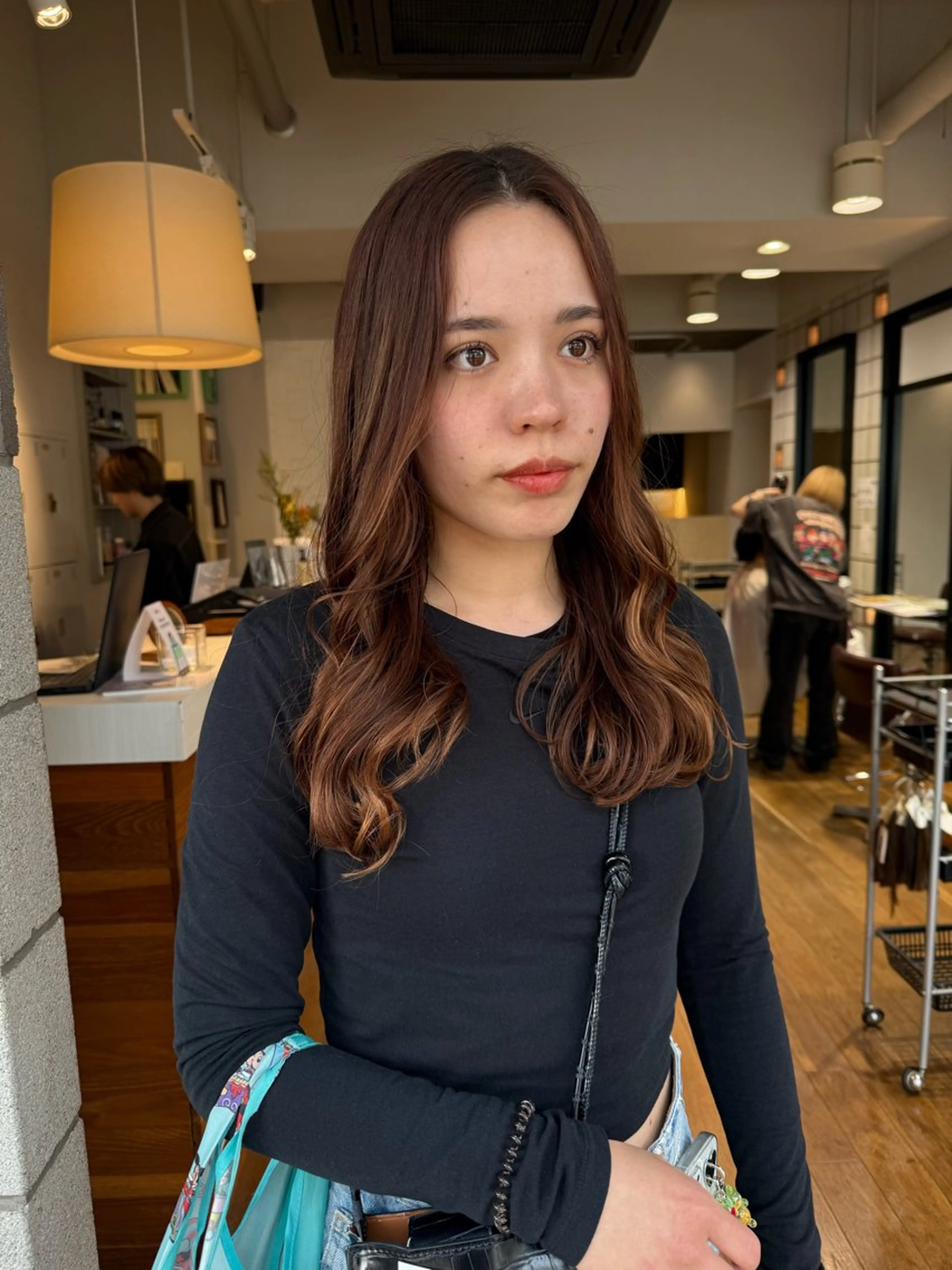 ロング レッドブラウン 松本  夏海のヘアスタイル