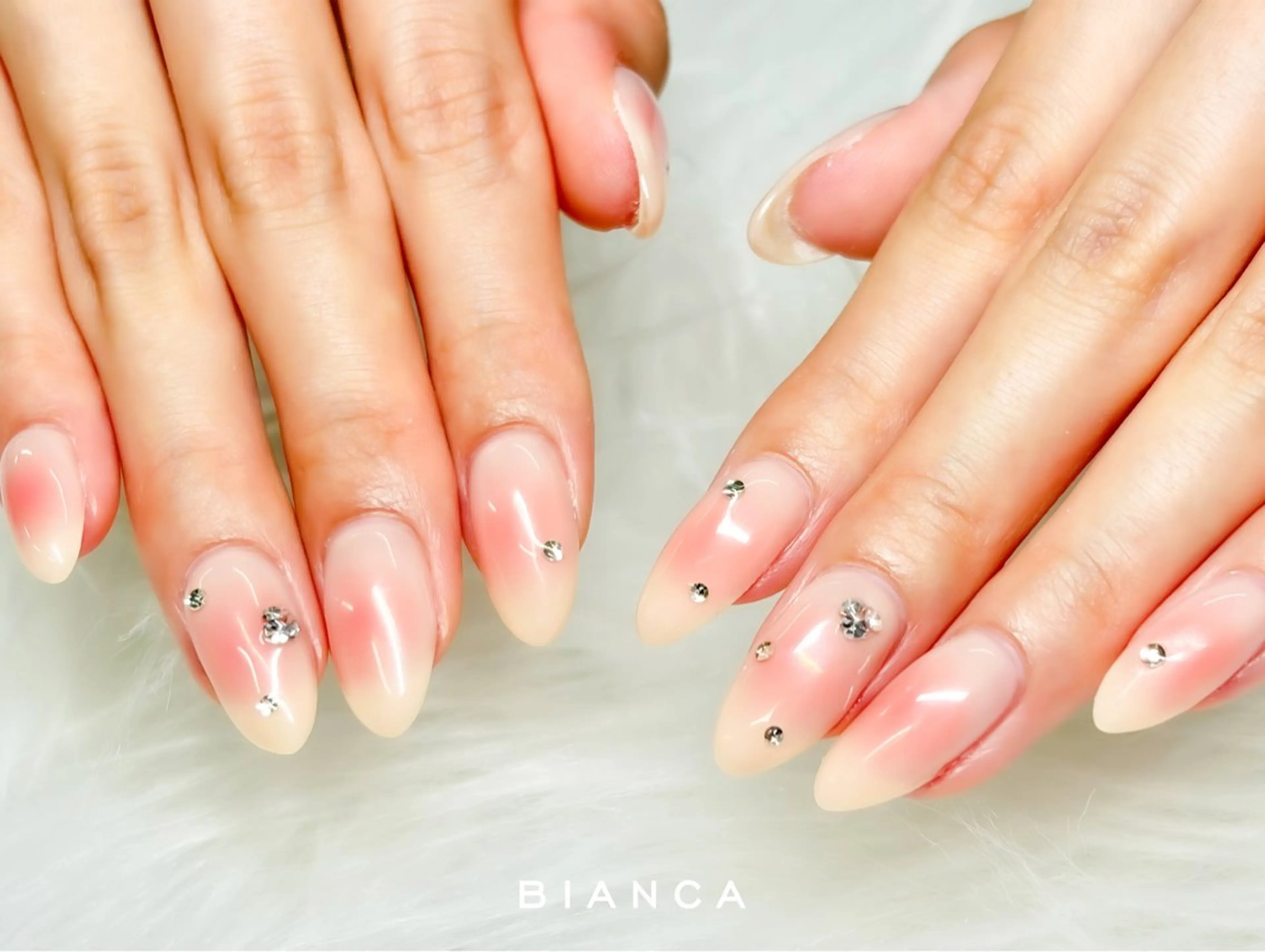 ネイル ハンドネイル Bianca 宮内のネイルデザイン