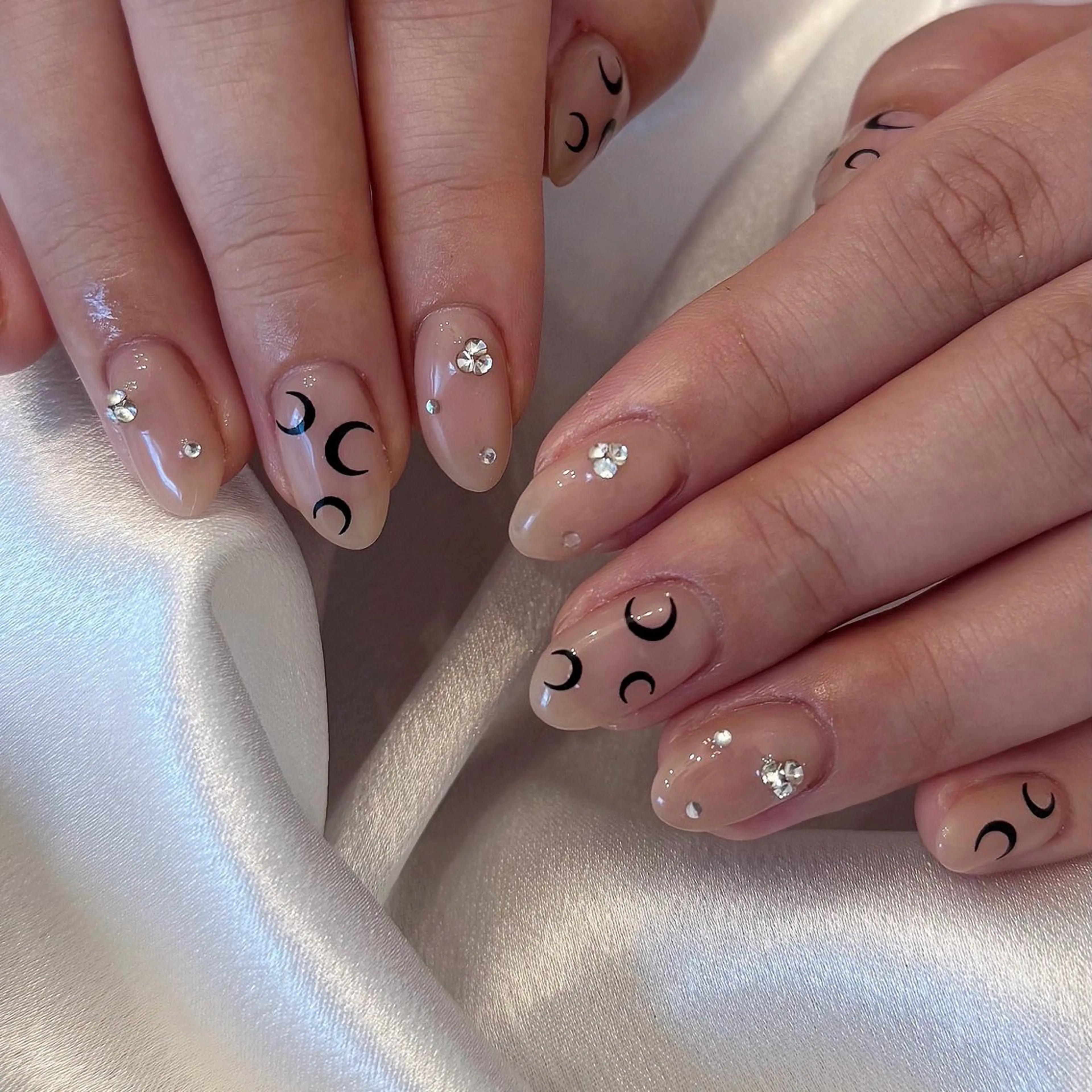 ネイル ハンドネイル シュシュ 🎀 girly nailのネイルデザイン