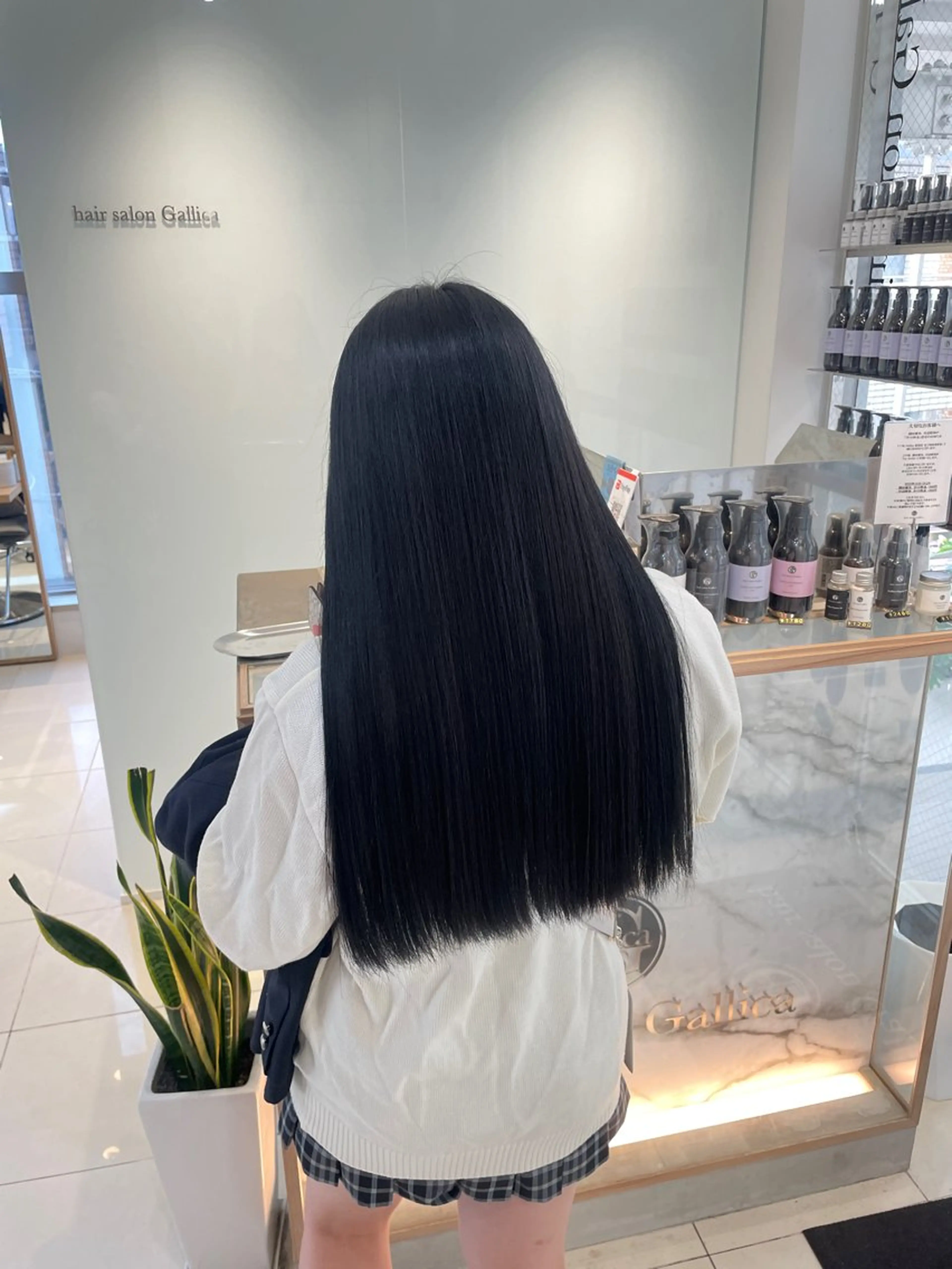 ロング カラー ヘアアレンジ 黒髪 ブルーカラー ブルーブラック ヘアカラー トリートメント ヘッドスパ ヘアセット 艶髪✨寒色カラー✨ 翁長孝輔のヘアスタイル