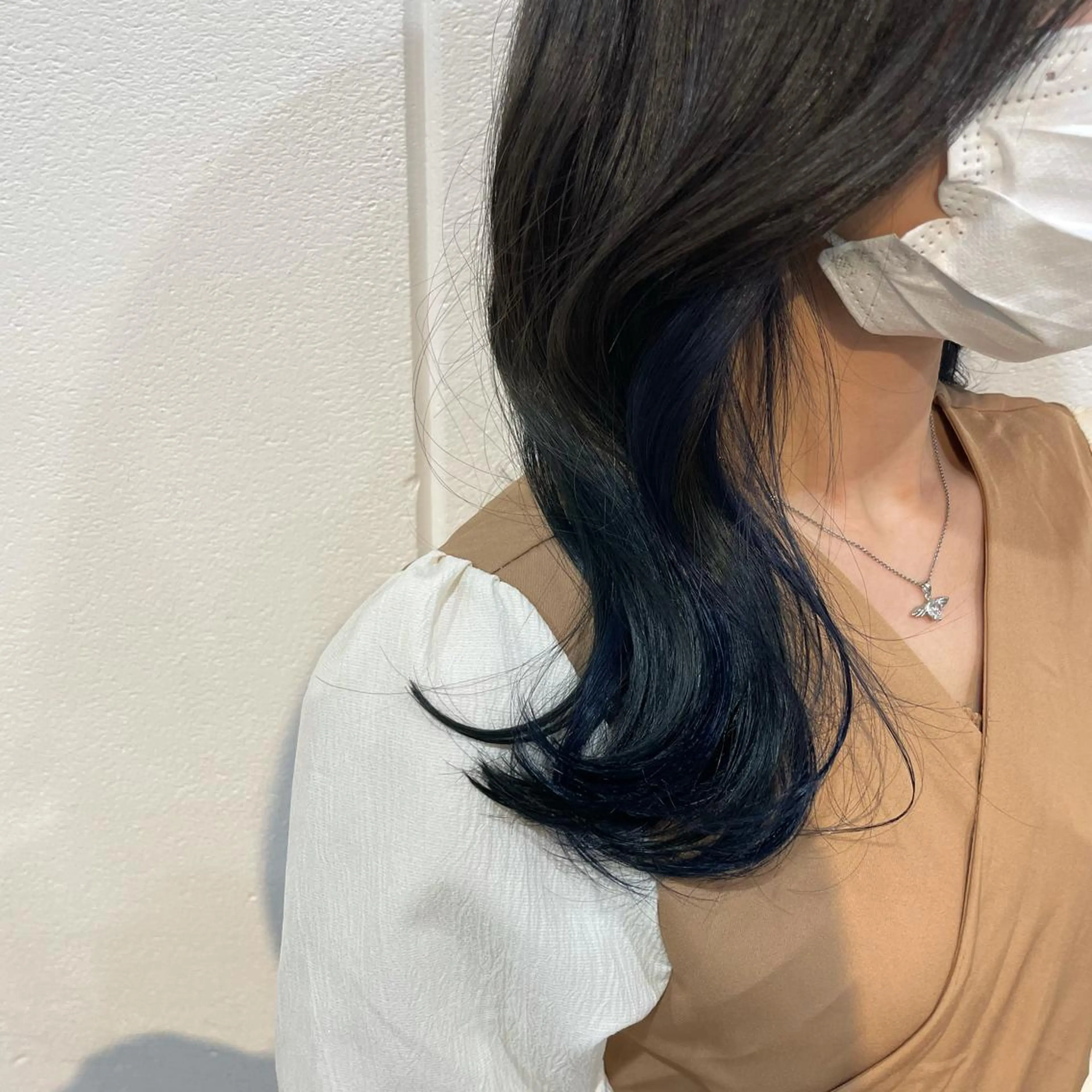 セミロング カラー 黒髪 ブルーカラー ブルーブラック Lolonois梅田 /Okazaki:)のヘアスタイル