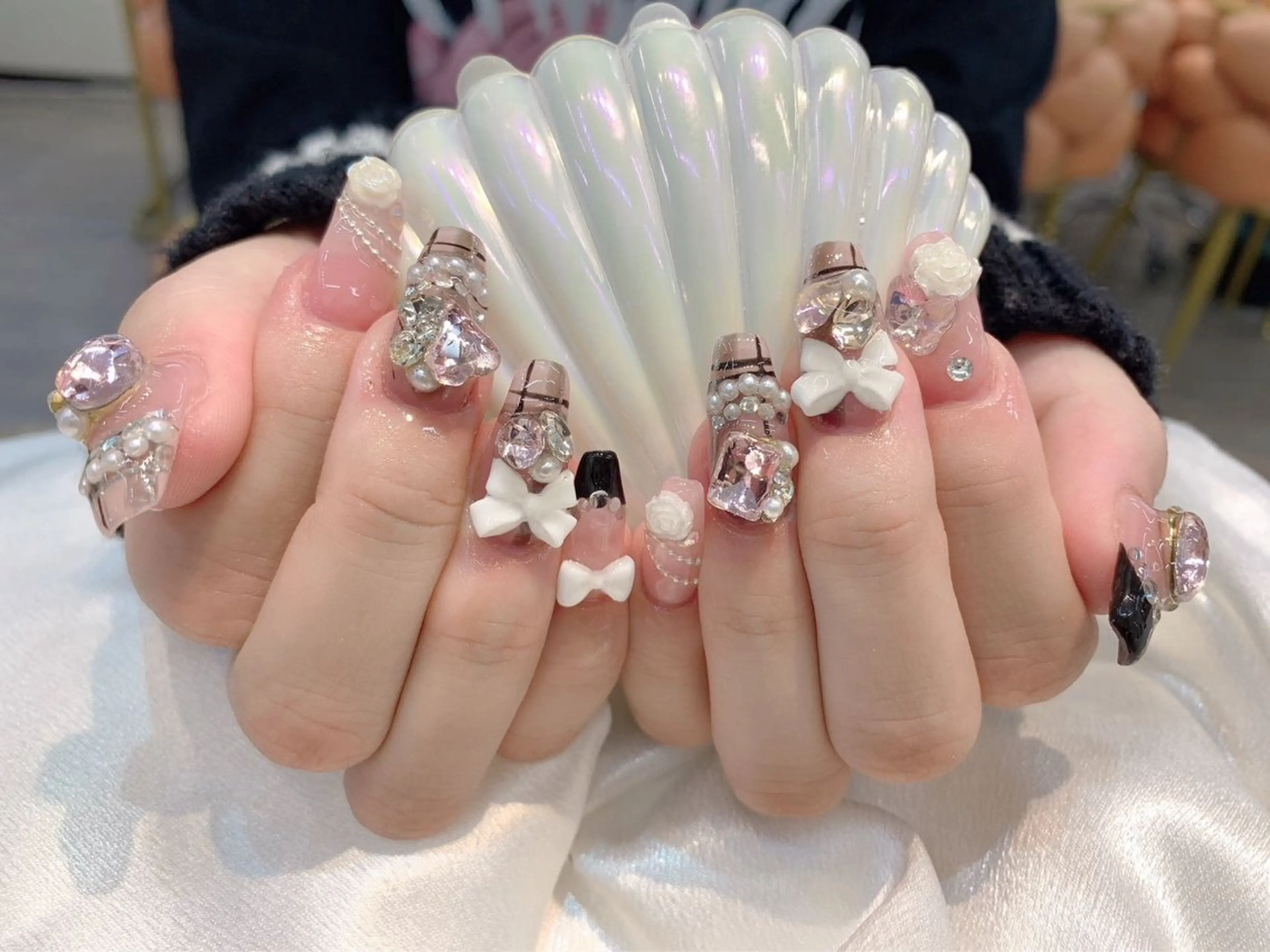 ネイル アートネイル チークネイル 長さ出し フットネイル ジェルネイル ハンドネイル ラッキーネイルサロン 西川口東口店のネイルデザイン