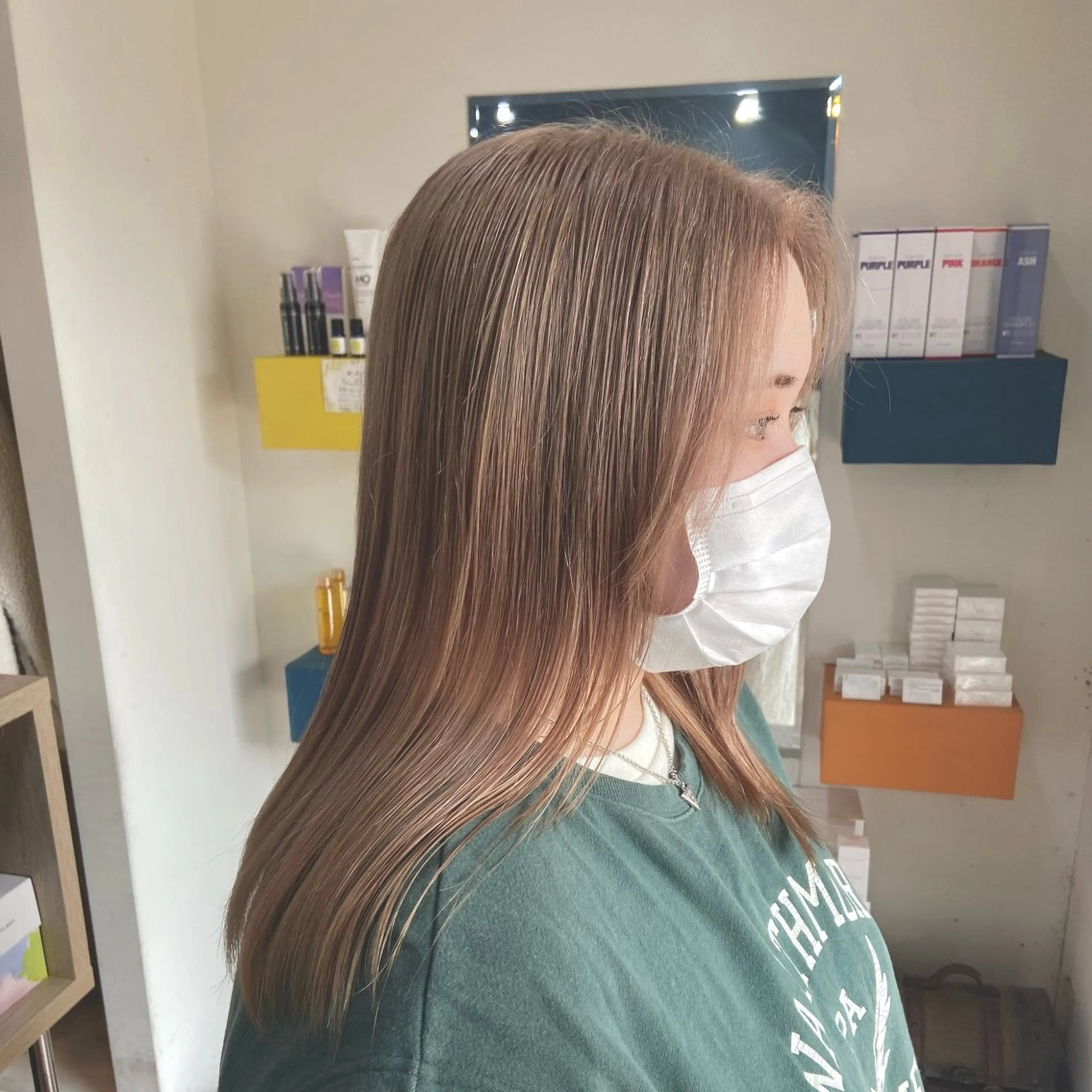 セミロング カラー ベージュカラー ミルクティーベージュ ヘアカラー トリートメント 伏見稲荷/髪質改善/ ブリーチ/西川奈穂のヘアスタイル