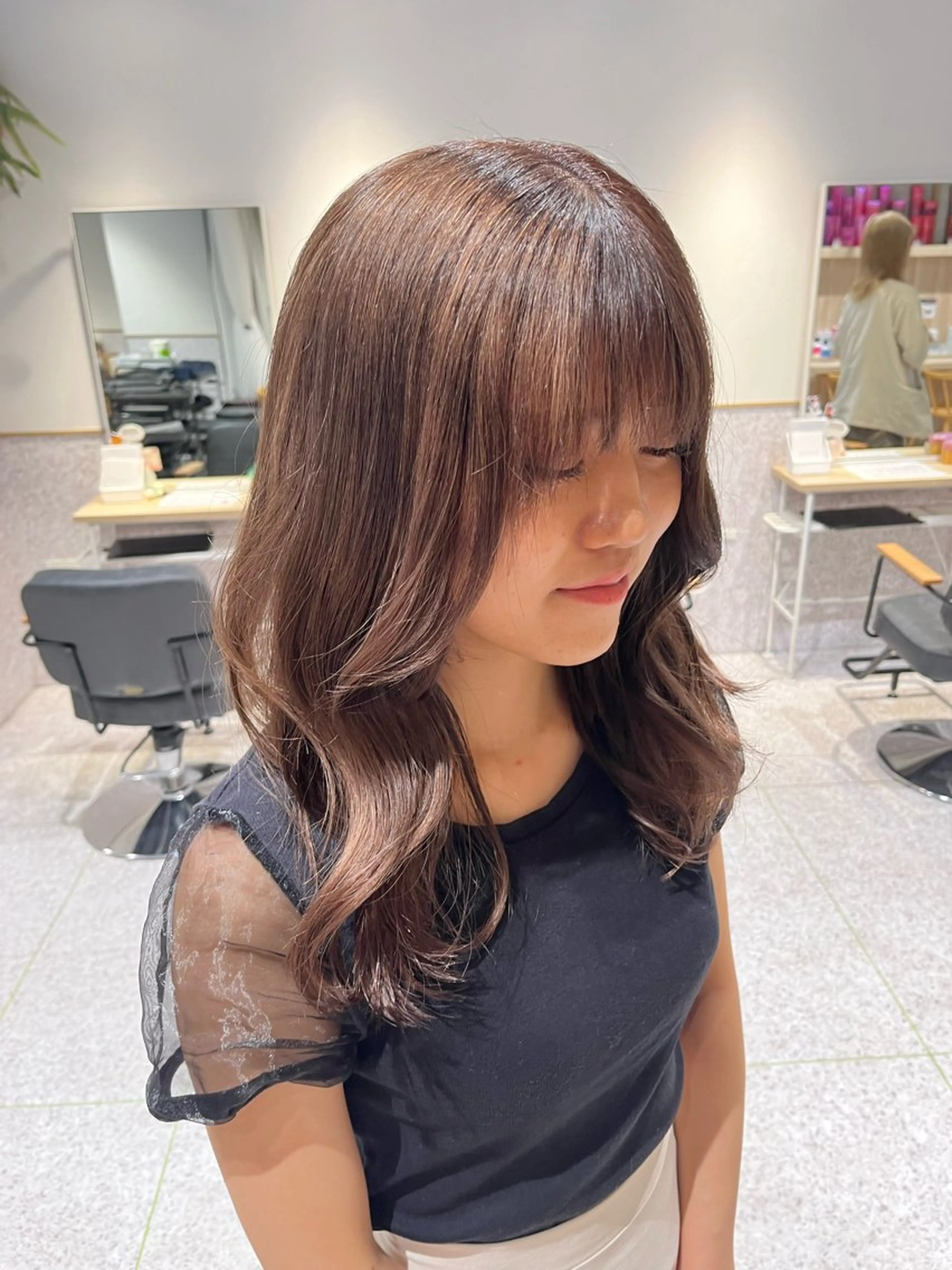 セミロング カラー ダブルカラー イヤリングカラー ハイトーンカラー インナーカラー 顔周りカット ヘアカラー トリートメント 髪質改善&艶カラー/ ほんだあみ (♡)のヘアスタイル