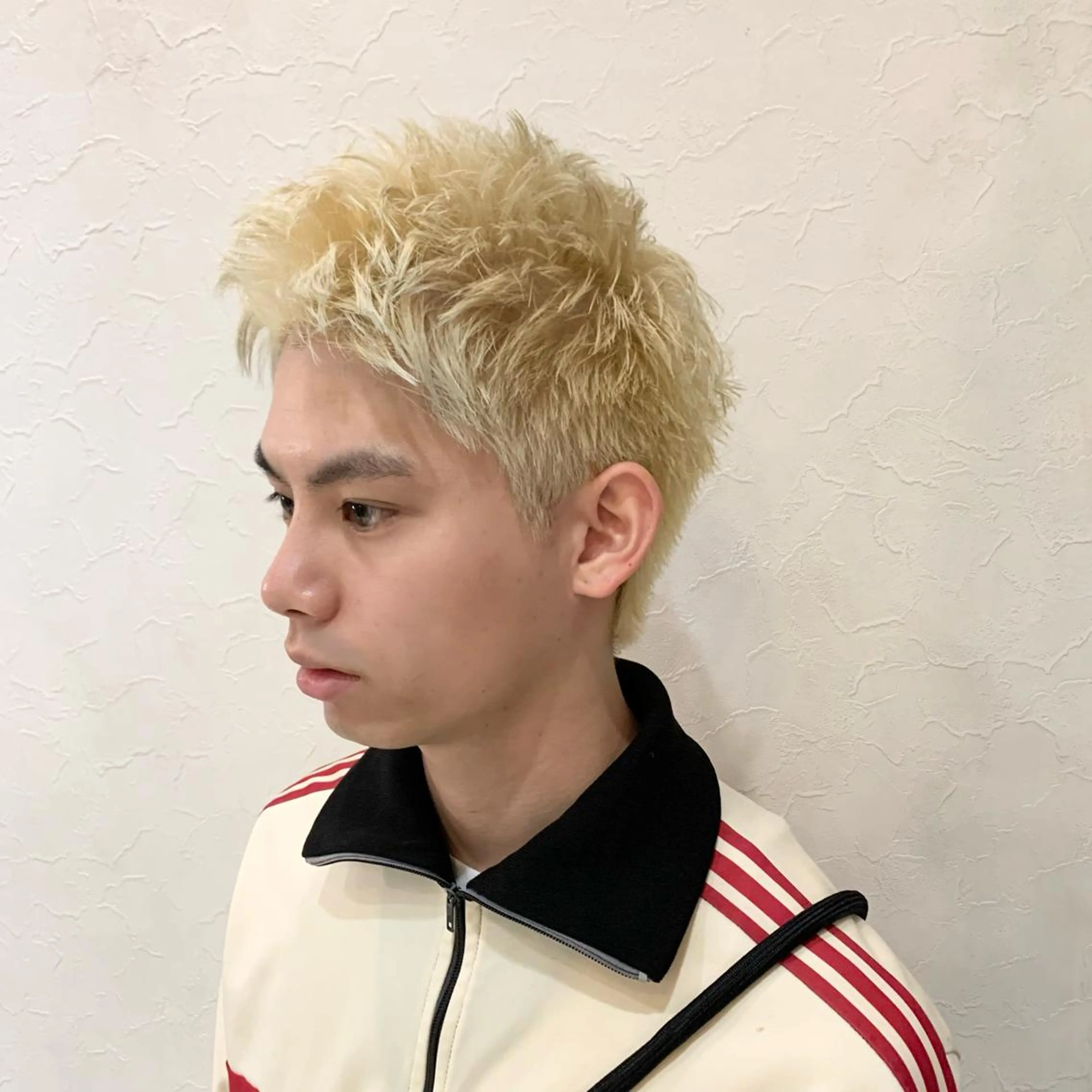ショート カラー メンズ メンズブリーチ ブリーチ ブロンド ホワイトブロンド カット ヘアカラー Liberty 店長 TAJIMAのヘアスタイル