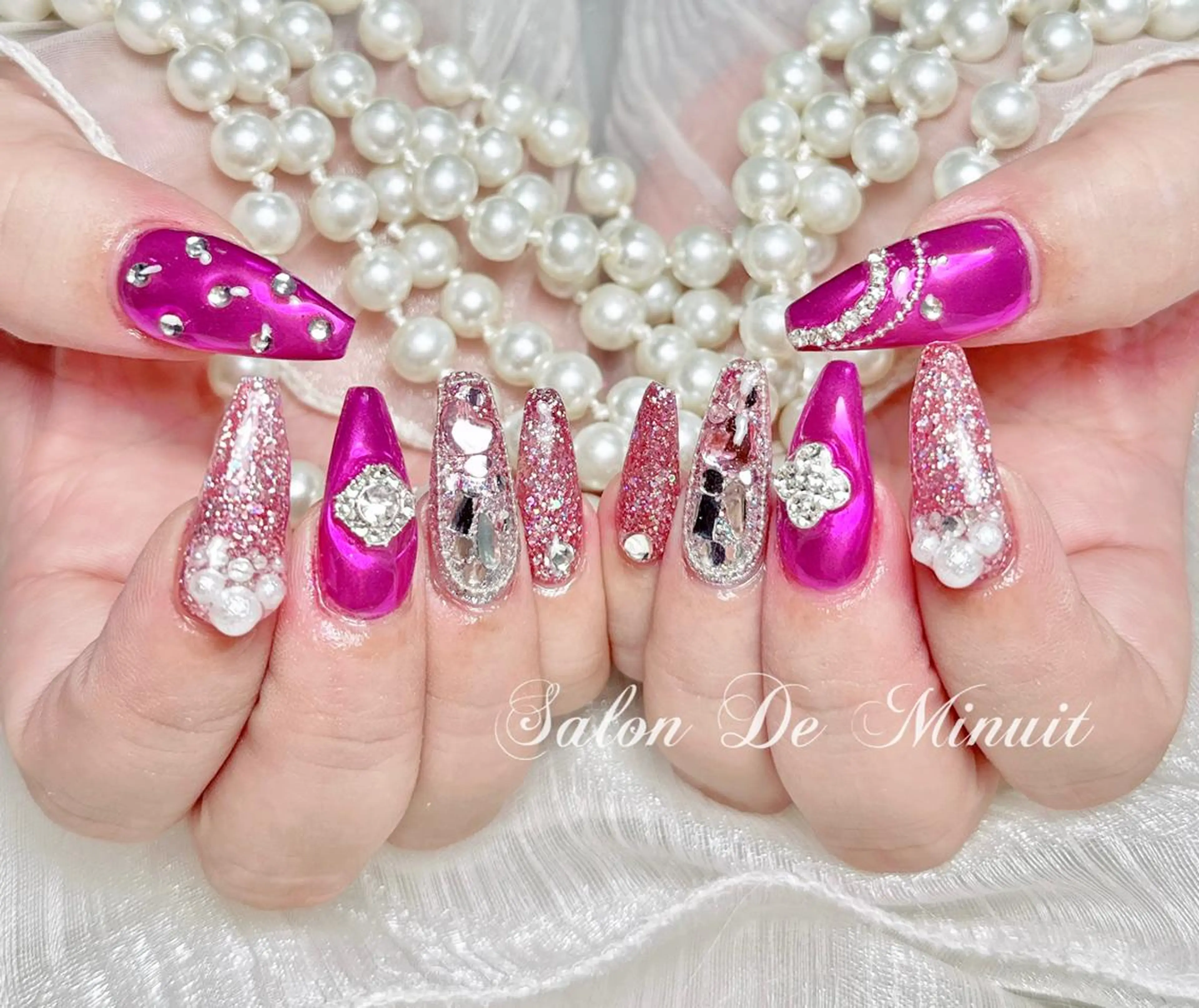 ネイル Salon de Minuit🦩のネイルデザイン