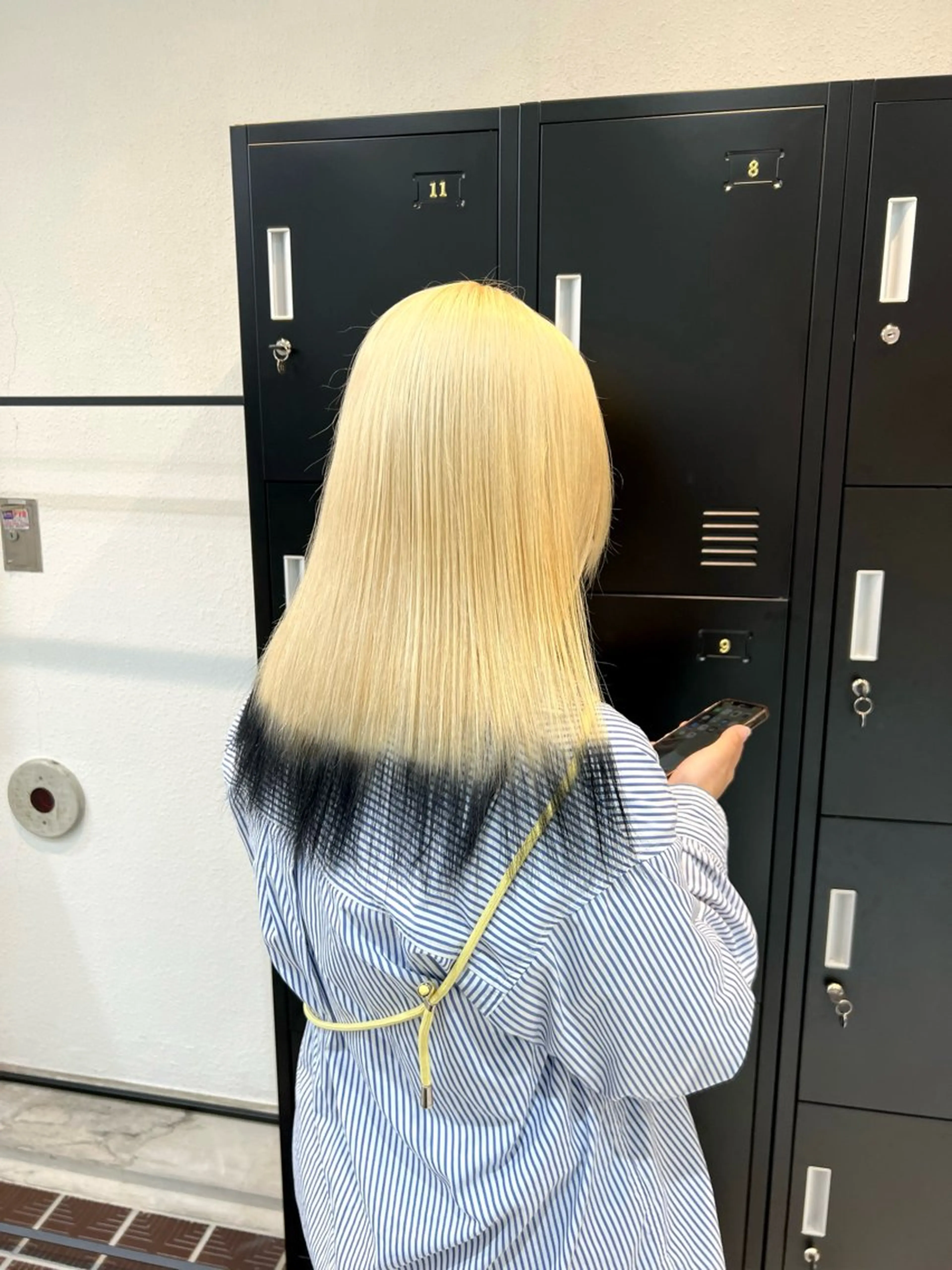 ロング カラー 黒髪 ブリーチ 抜きっぱなしブロンド ブロンド デザインカラー ヘアカラー ブリーチカラー🦋‪ 田中さくらのヘアスタイル