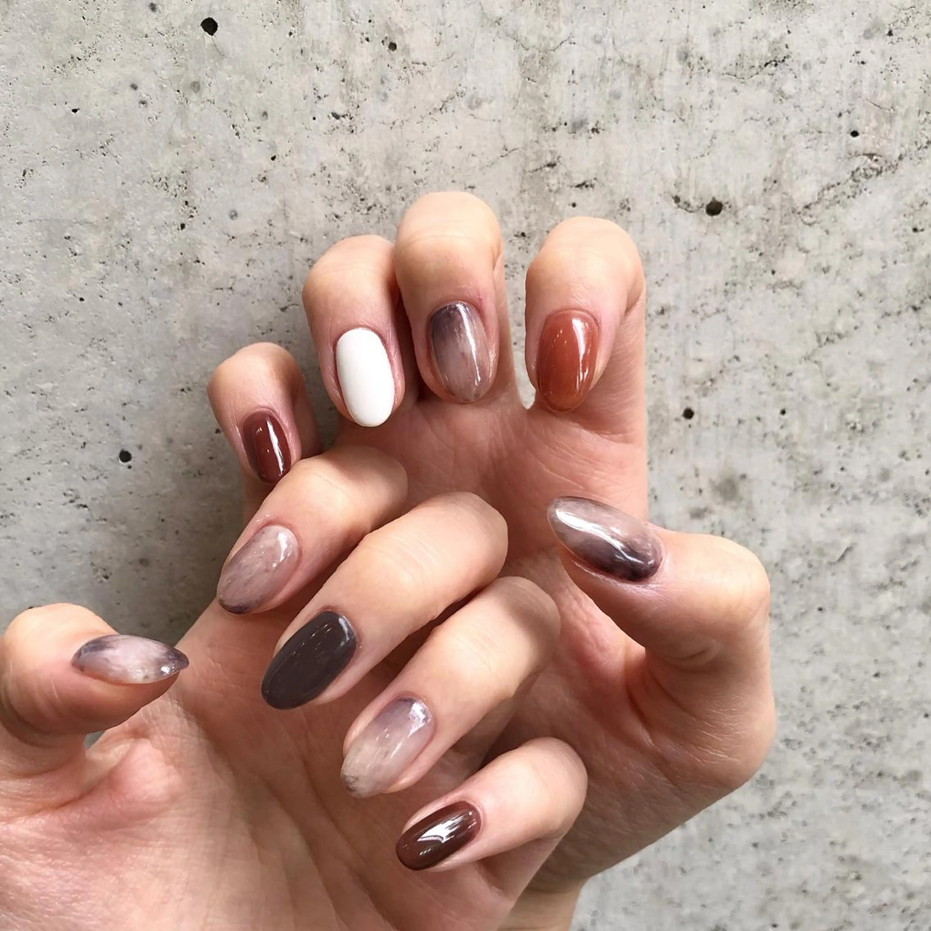 ワンカラーorグラデにアート2本ずつ🥀色変え🆗1時間半で終わるアートならなんでも大丈夫です✨の写真