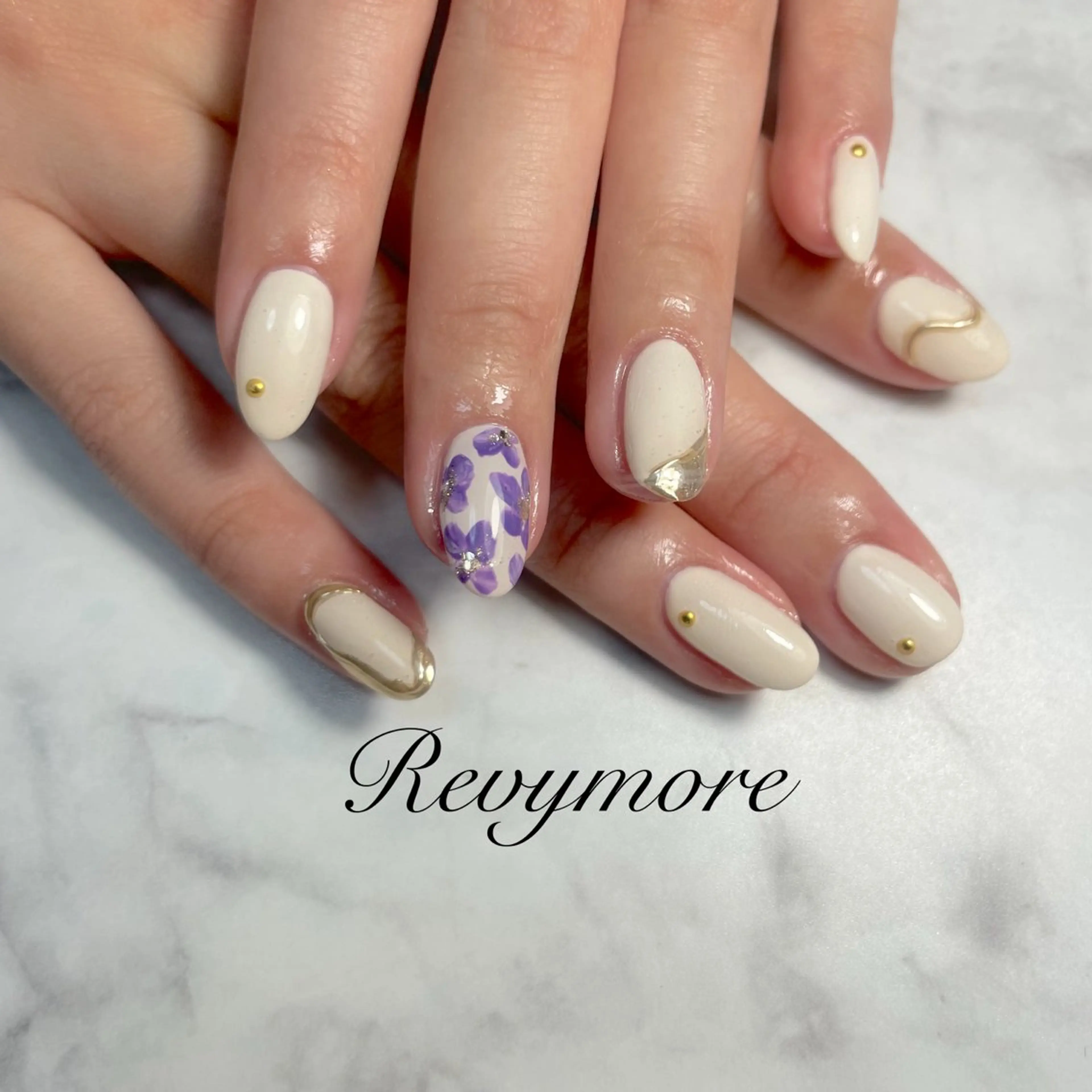 ネイル ジェルネイル 卒業式 キラキラネイル 韓国ネイル ニュアンスネイル nail salon Revymore所属・nail salon Revymoreのネイルデザイン