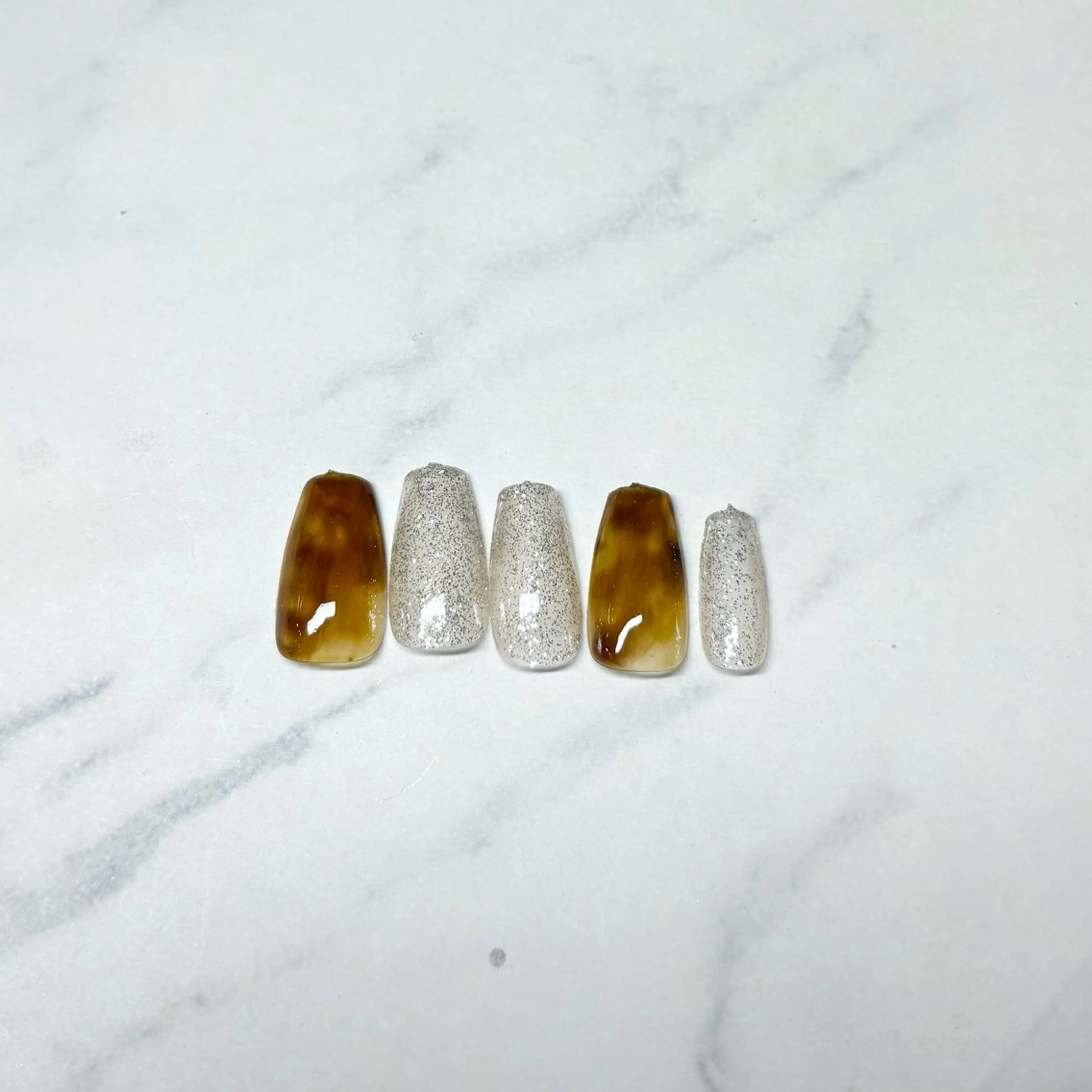 🍁ラメ+べっこうネイル（オフ込み）の写真