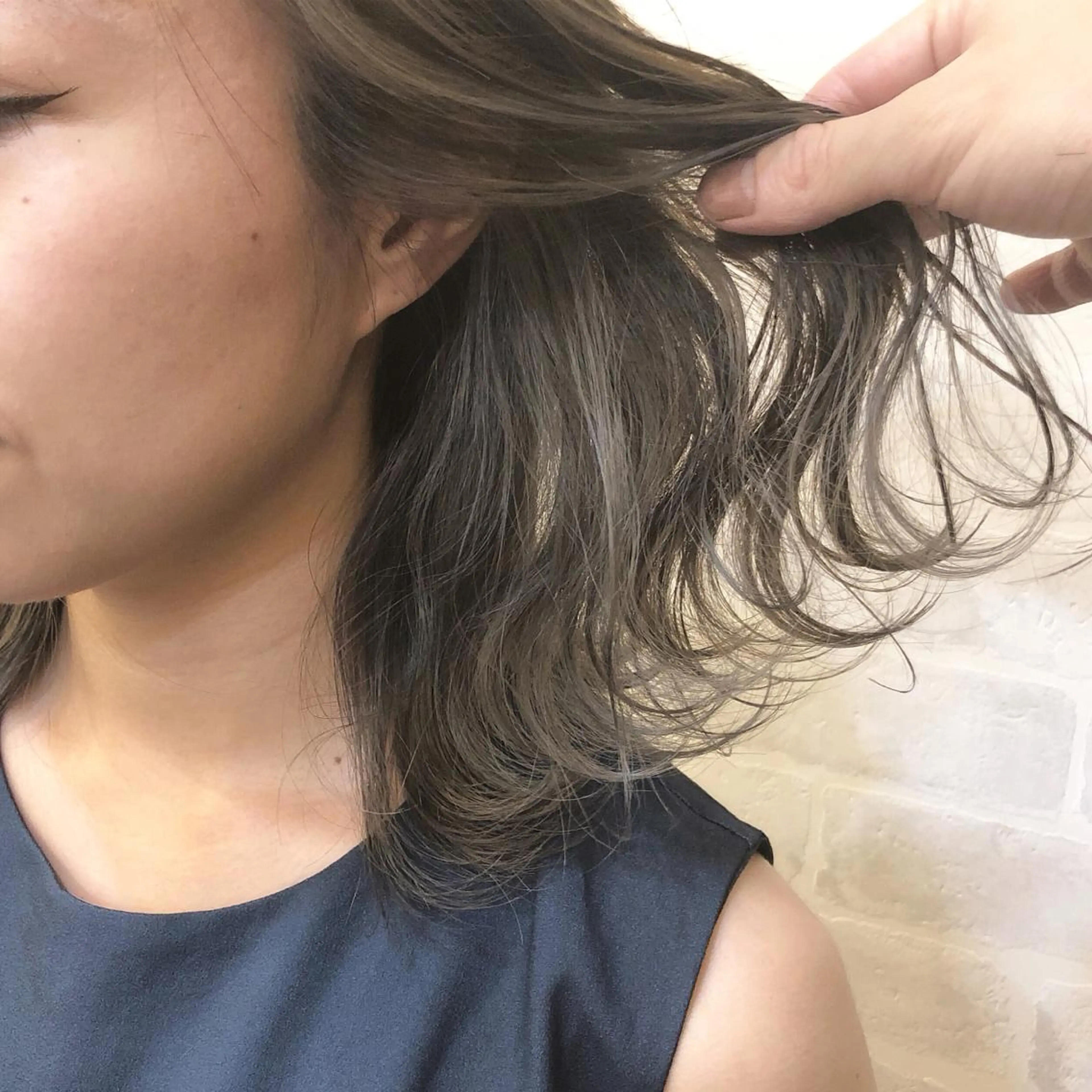 ミディアム カラー ブリーチ 艶髪育成サロン 京橋　shinのヘアスタイル