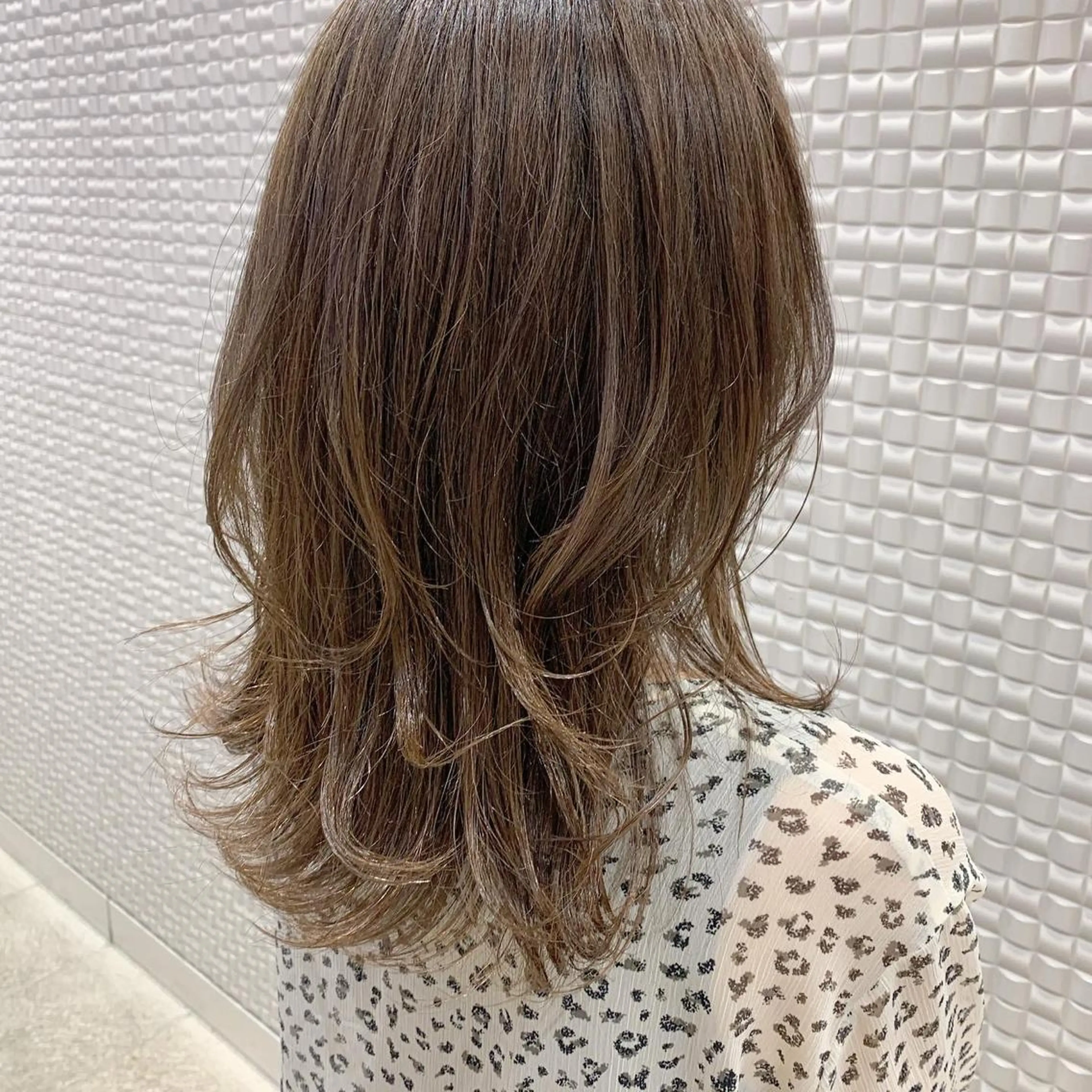 ミディアム シャドールーツ美容師 篠原康太のヘアスタイル