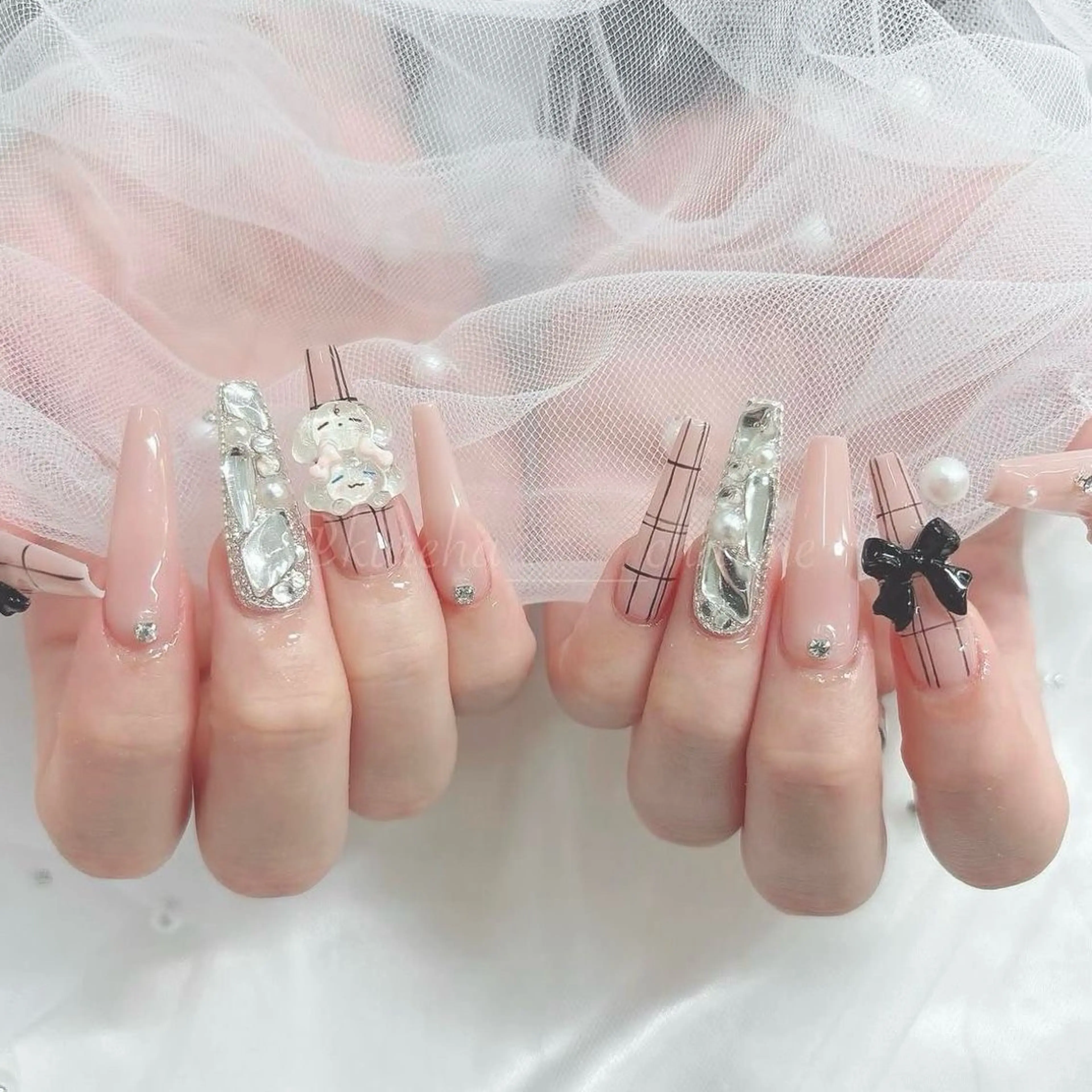 ネイル フレンチネイル ジェルネイル キラキラネイル 韓国ネイル マグネットネイル Julli nail studio所属・Julli NailStudioのネイルデザイン