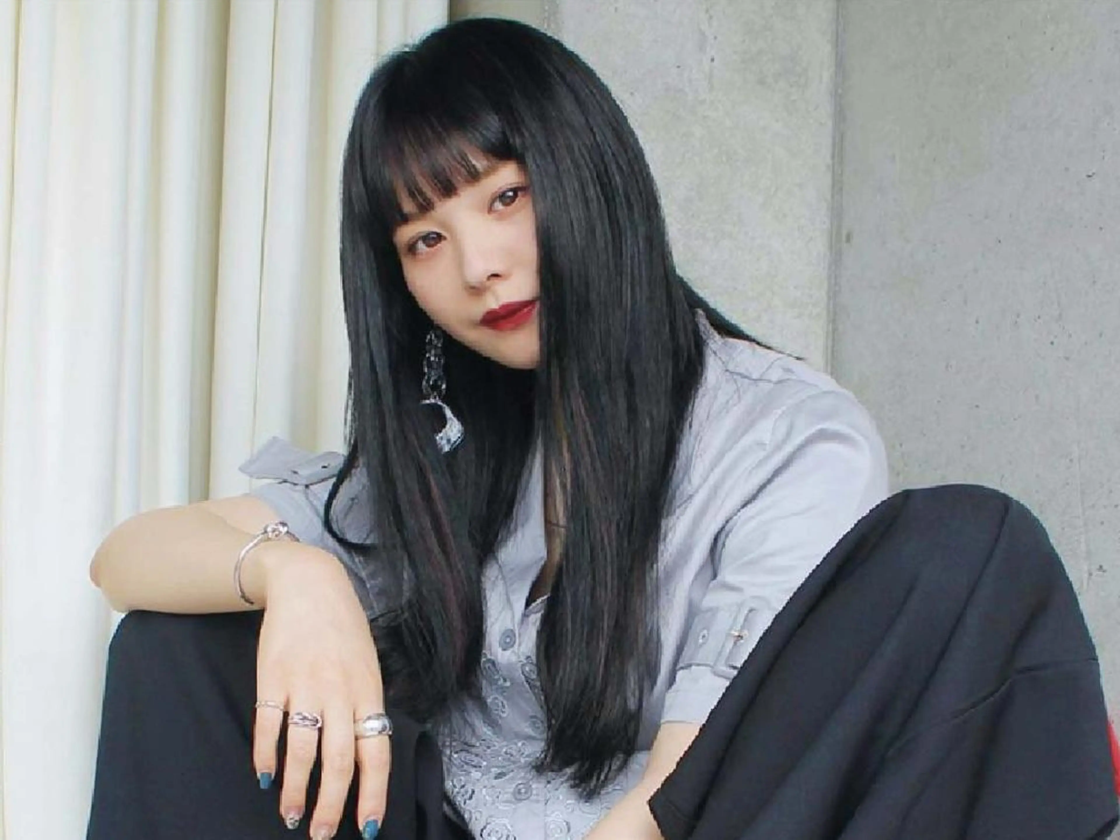 《プルエクステ/ランク★★☆》プラチナ52cm(へそ上)60本の写真
