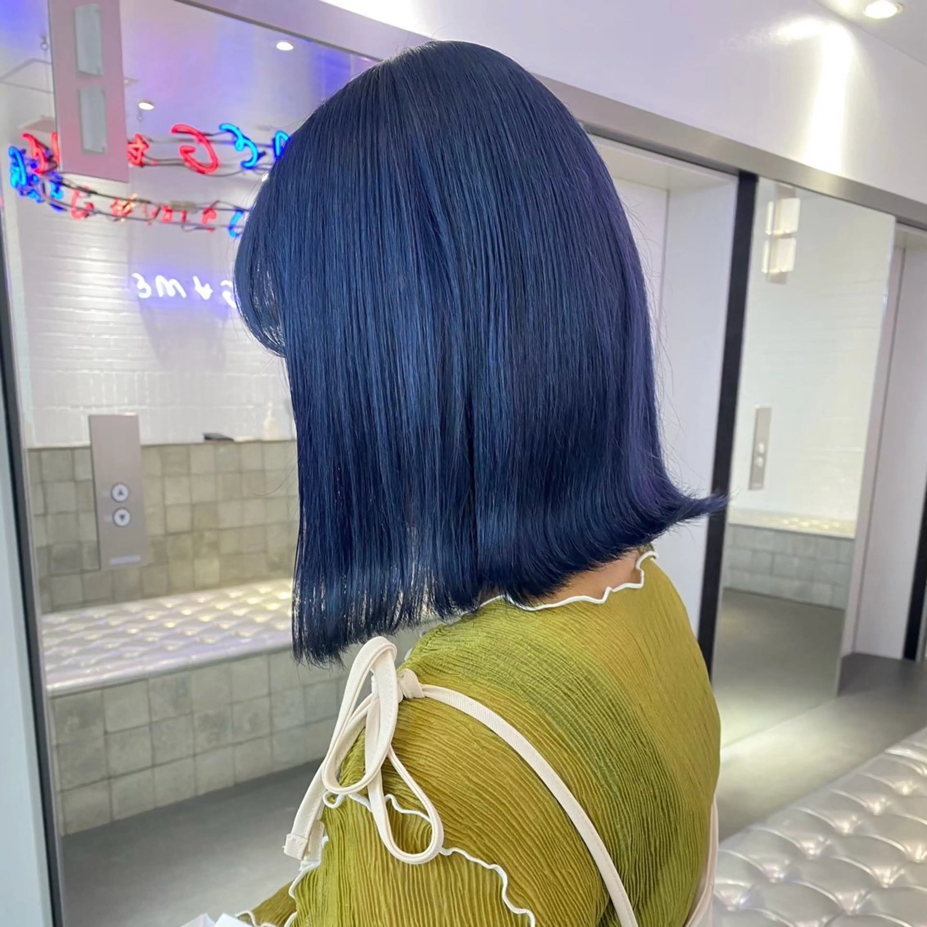 セミロング カラー ヘアカラー トリートメント ハイトーン×デザイン 🪽🫧HIKARIのヘアスタイル