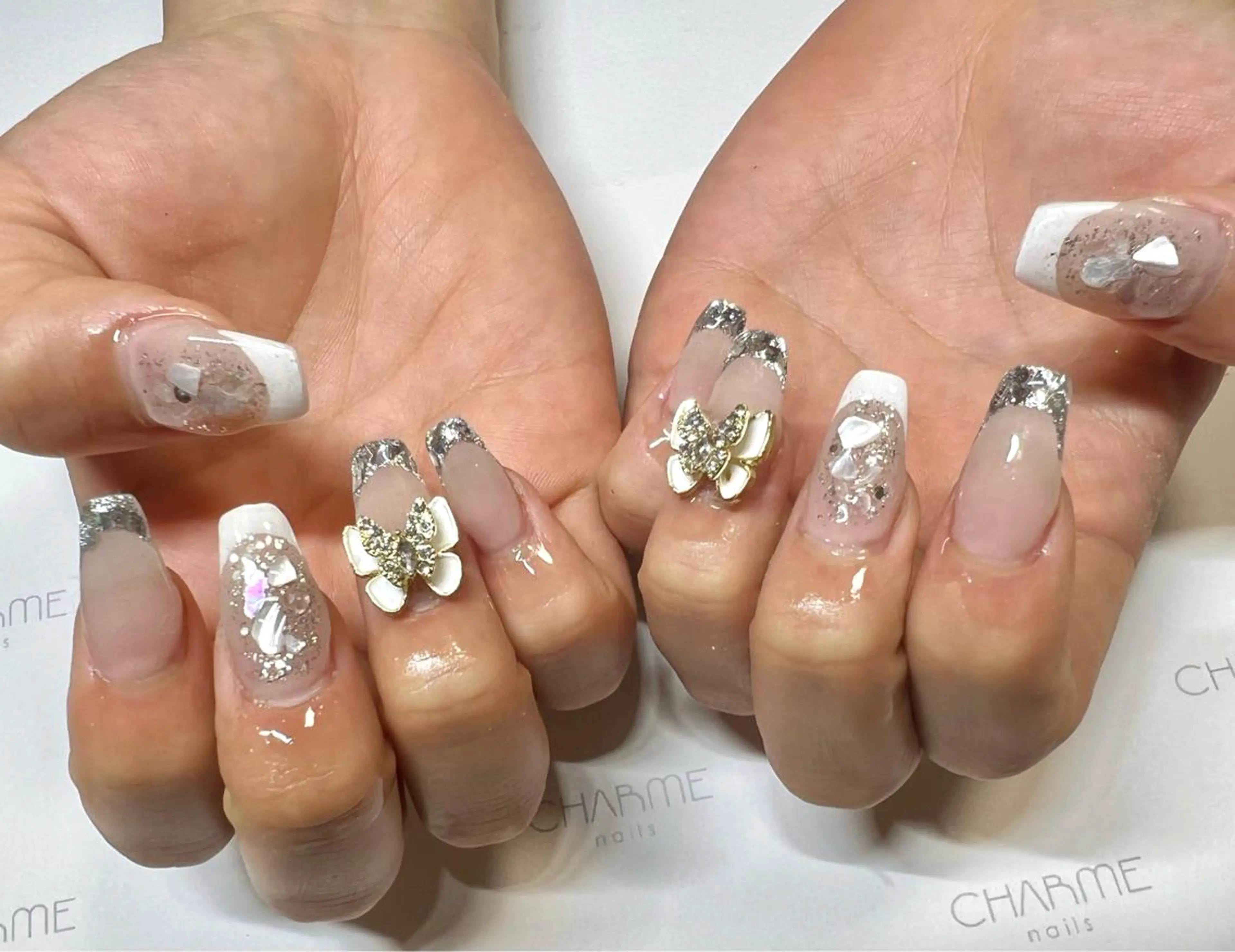 ネイル フレンチネイル ガラスフレンチ ハンドネイル CHARME 〔RINA〕のネイルデザイン