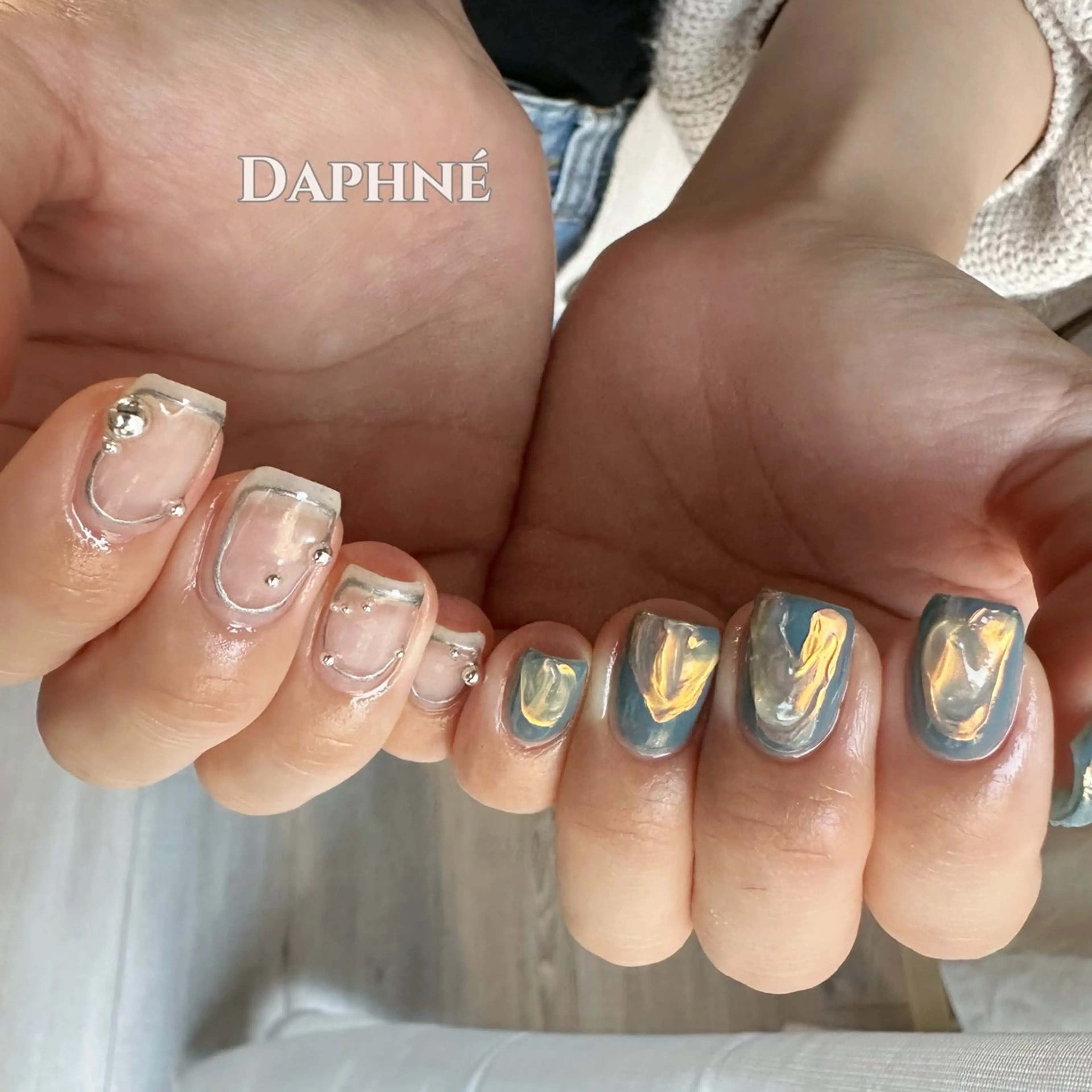 ネイル ブルー フットネイル マグネットネイル ミラーネイル ニュアンスネイル ハンドネイル nailsalon Daphneのネイルデザイン