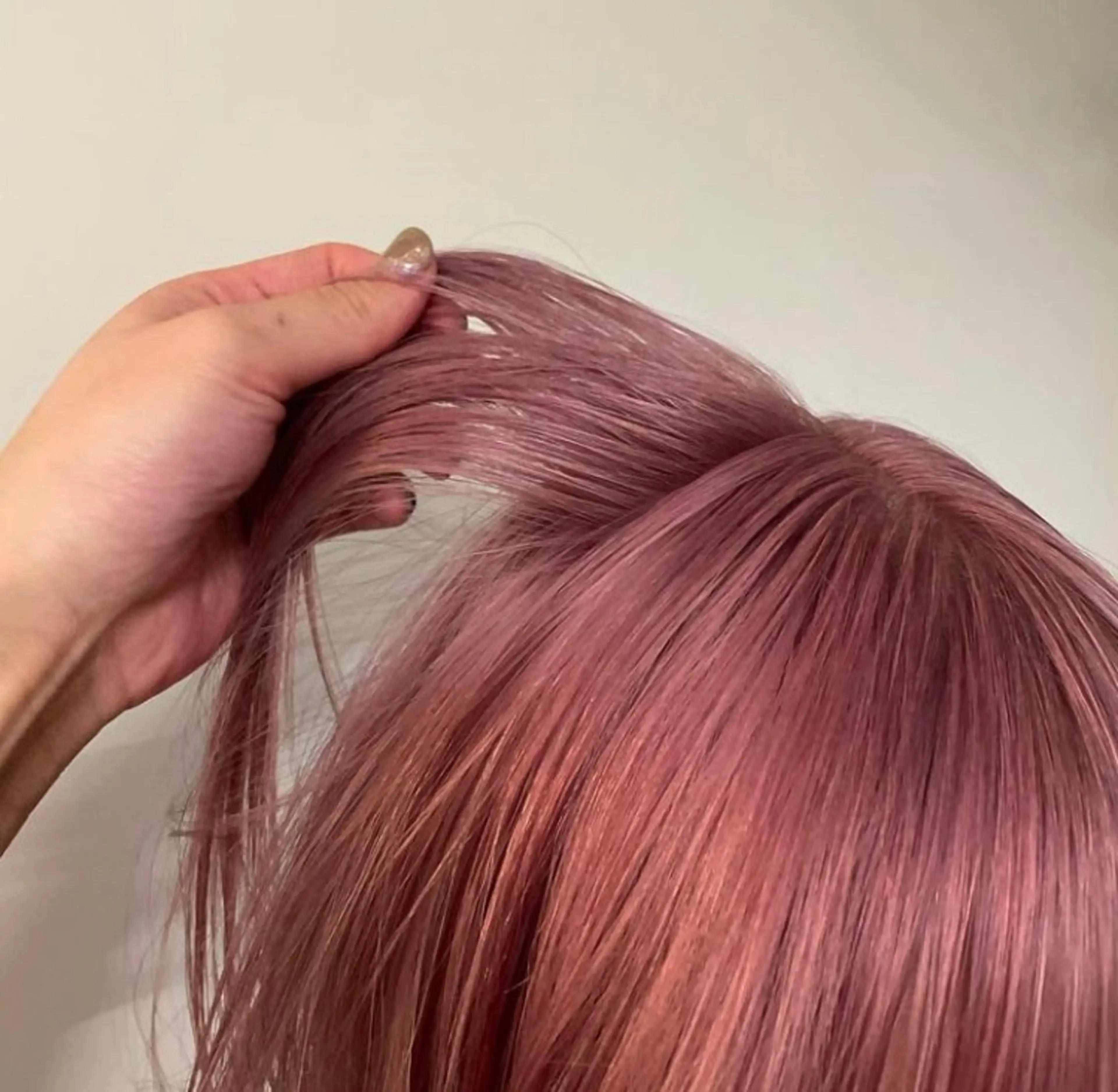 ロング カラー ピンクカラー サキ🤍ハイトーン 🩰くびれ巻きヘアのヘアスタイル