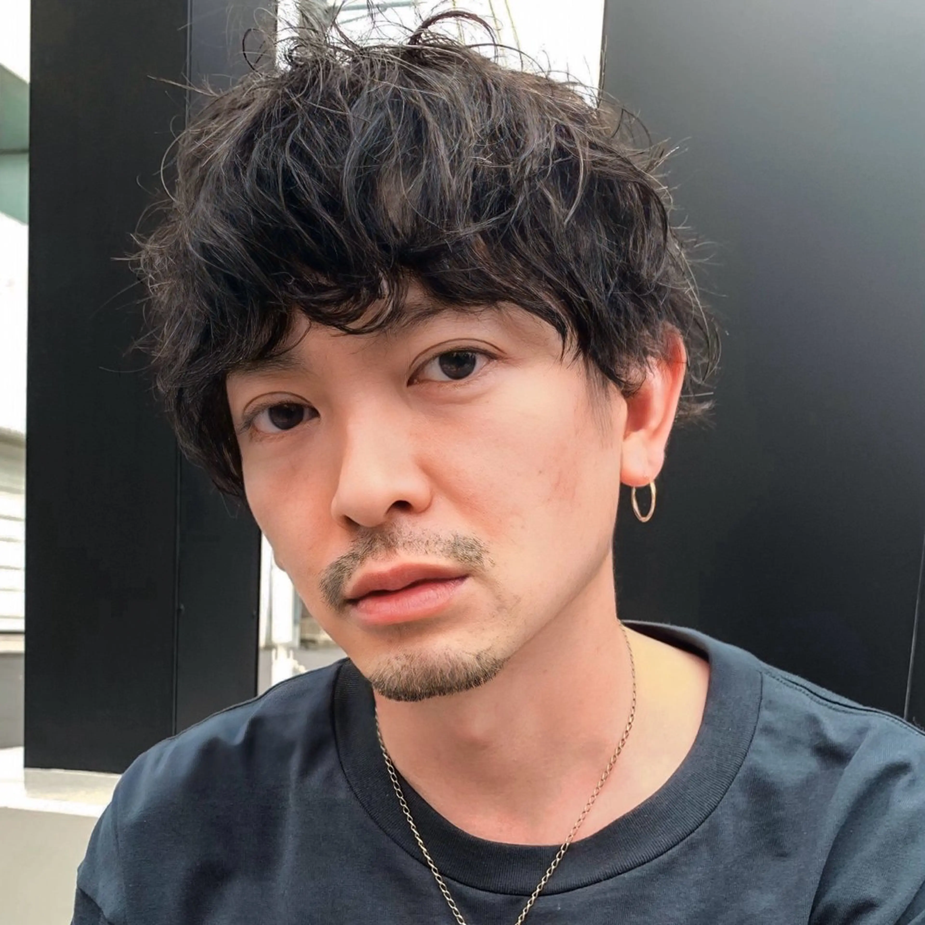 ショート パーマ メンズ メンズハイライト メンズパーマ ハイライト スパイラルパーマ Masena(マセナ)所属・表参道メンズヘア ✂︎Masena✂︎のヘアスタイル
