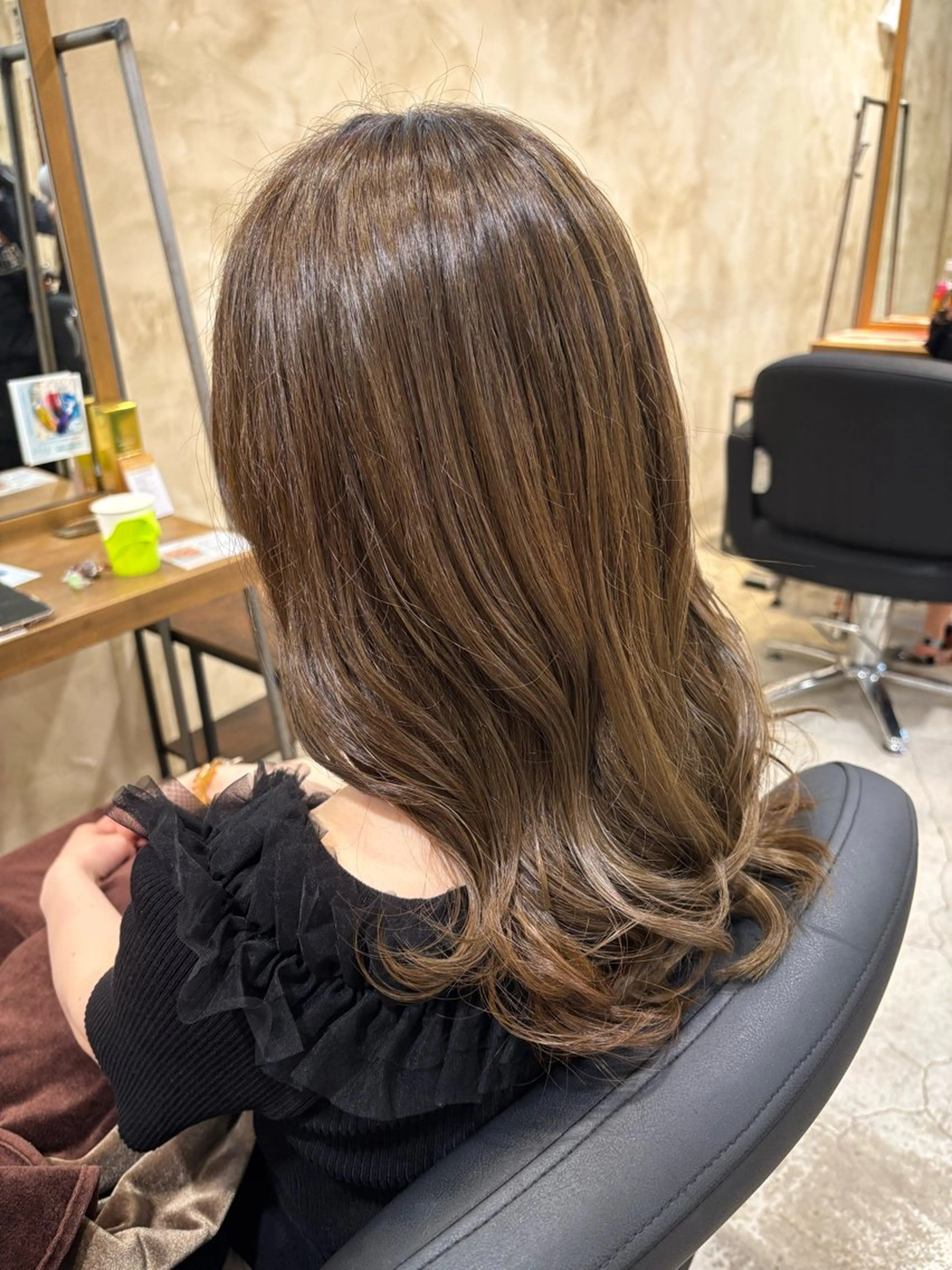 ロング カラー ベージュカラー オリーブベージュ カット ヘアカラー トリートメント ニュアンスカラー／ メンズ🌙久住綾香のヘアスタイル