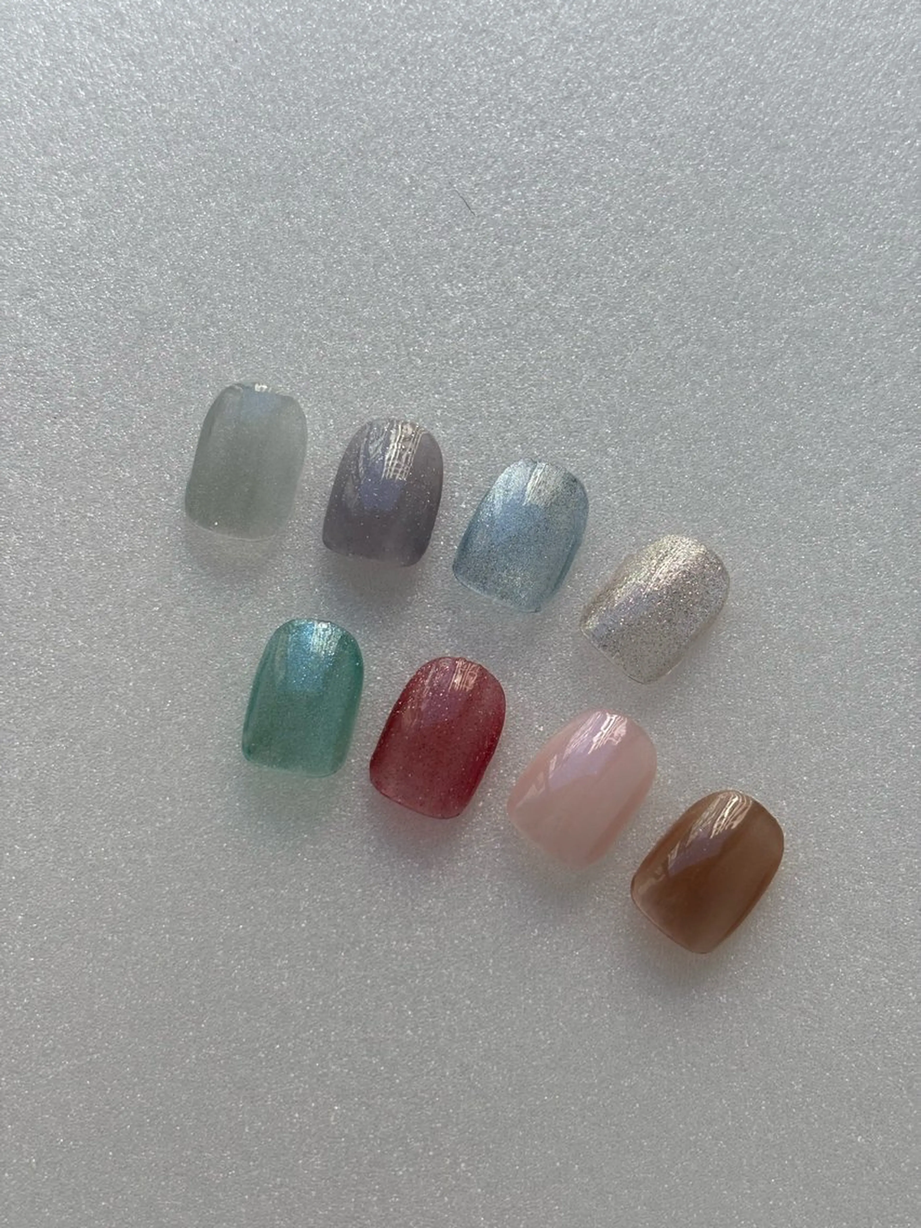 〖オフ無料〗画像のマグネットから選べる♪1色ワンカラージェルネイル(hand)🫧の写真