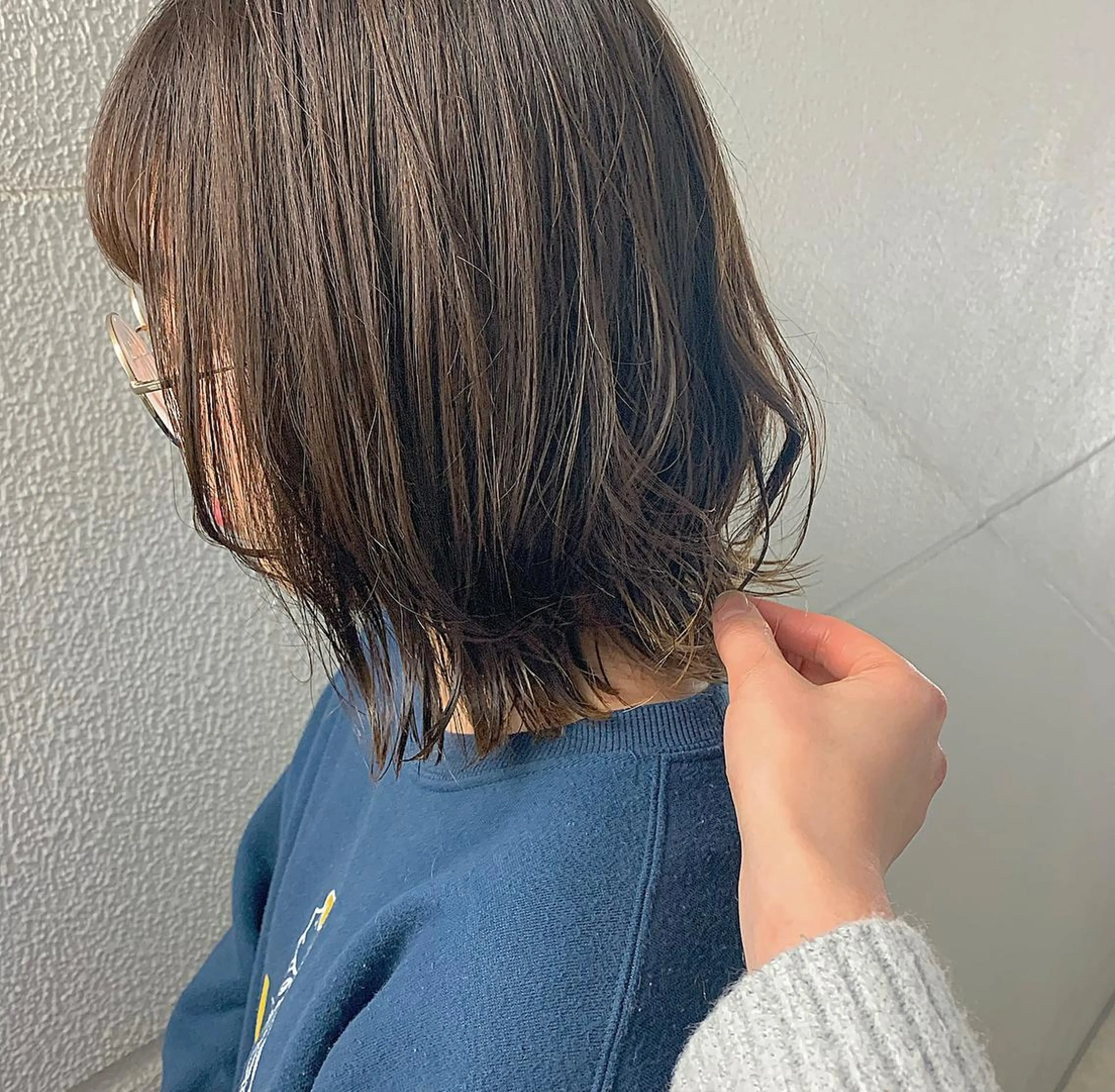ミディアム 小泉 葵のヘアスタイル