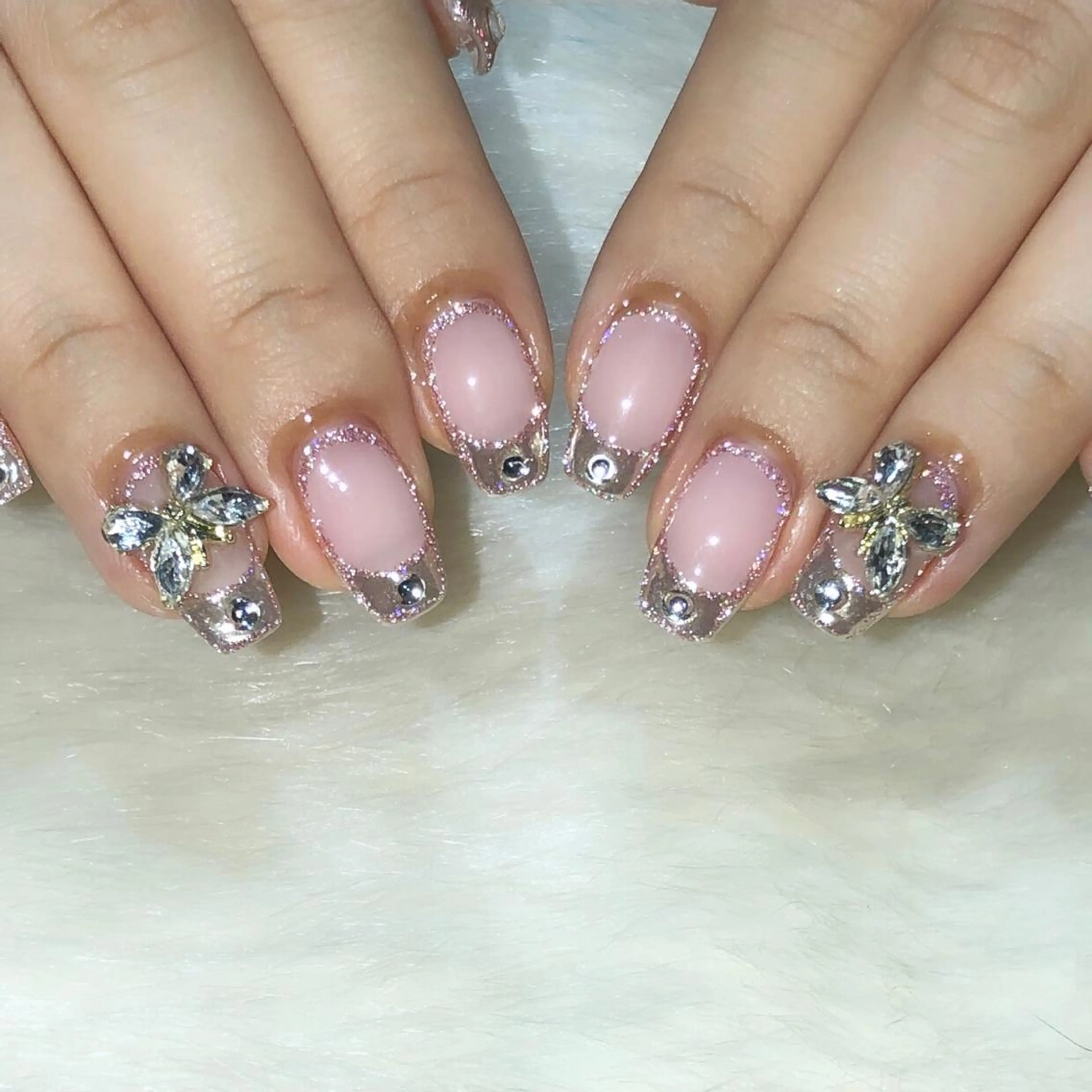 ネイル ハンドネイル フットネイル ハンドケア Nes.Nail所属・Miyagi Asamiのネイルデザイン