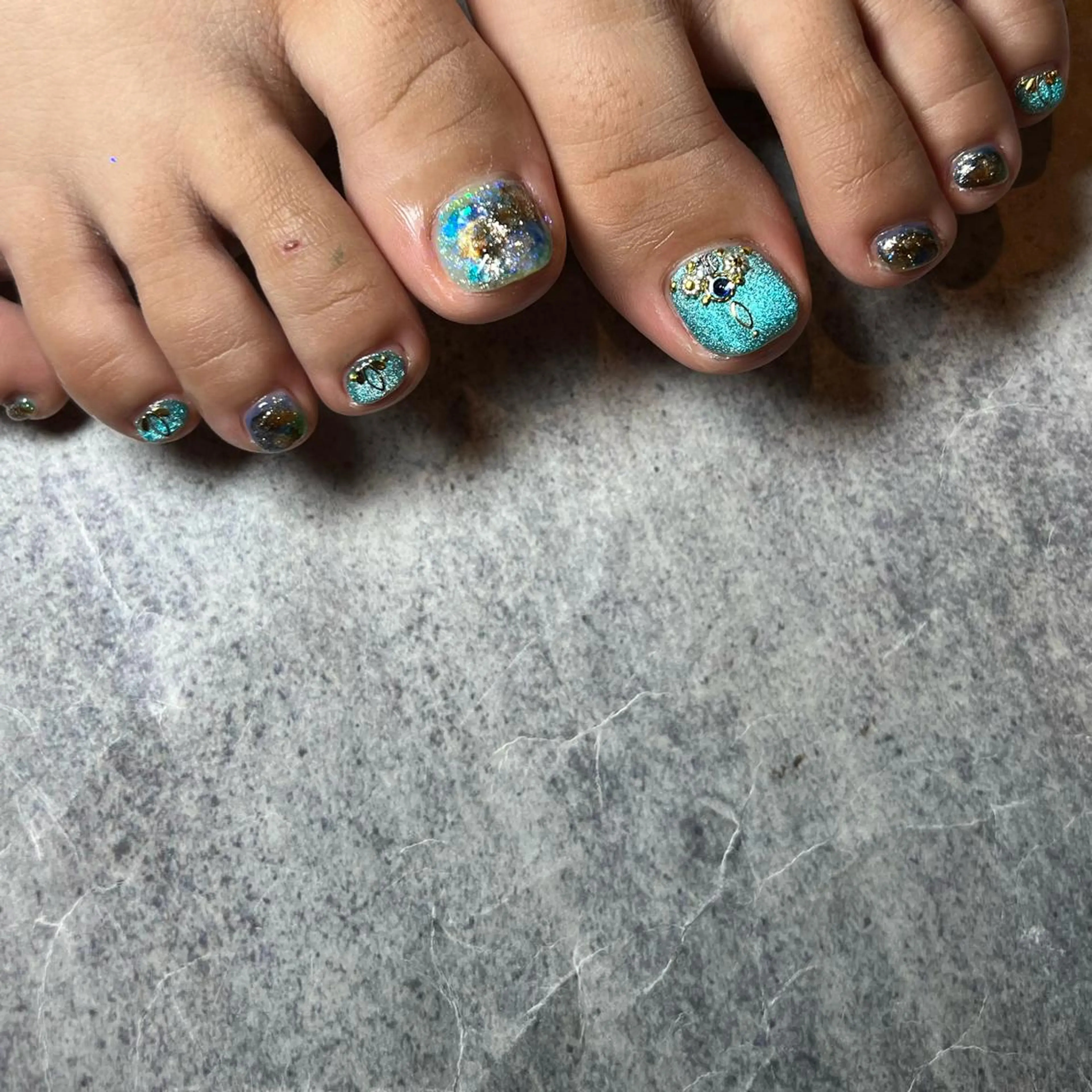 ネイル フットネイル 𝐫𝐚𝐢 𝐧𝐚𝐢𝐥のネイルデザイン