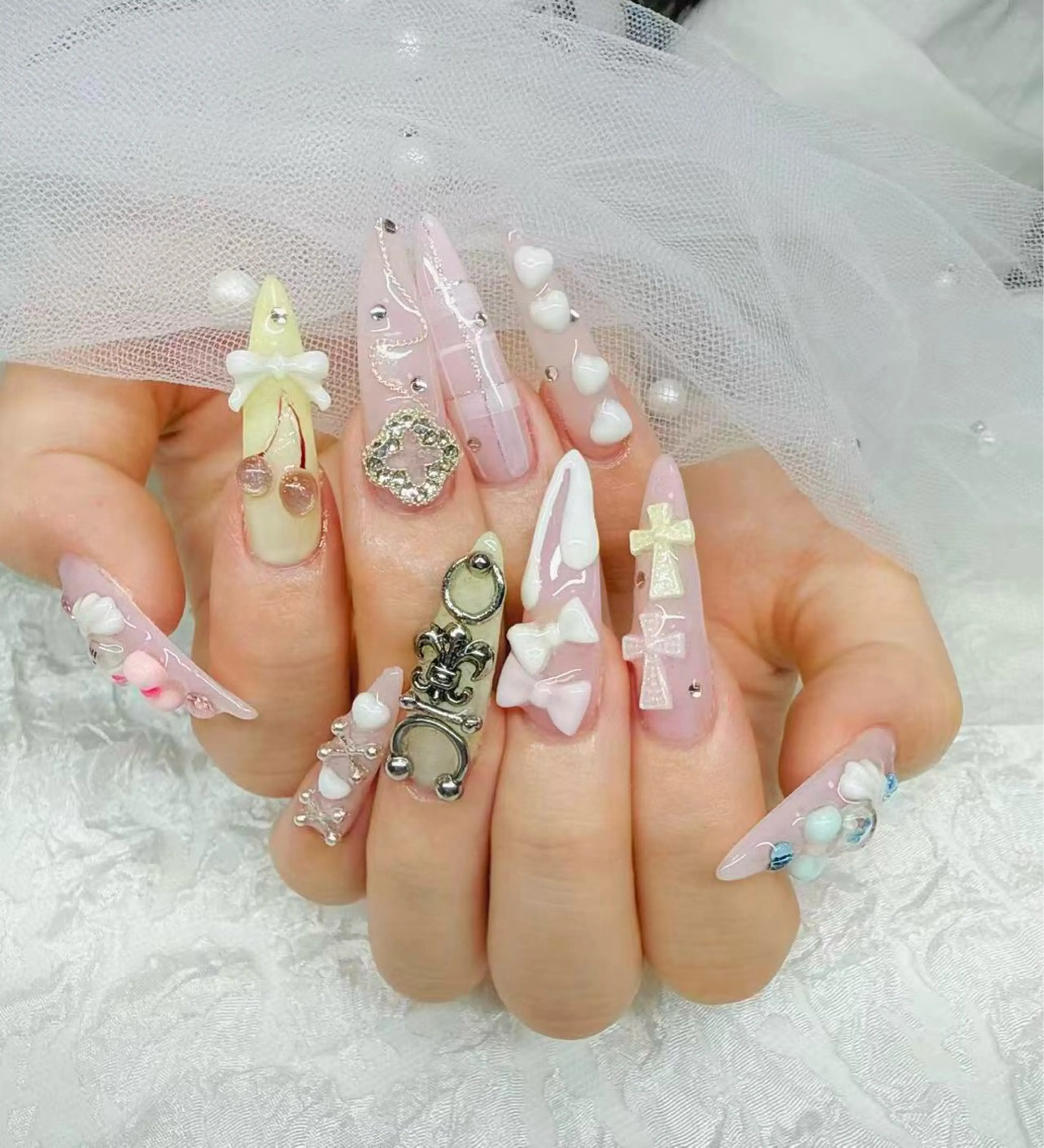 ネイル フットネイル フレンチネイル ジェルネイル ガラスフレンチ 韓国ネイル ハンドネイル ハンドケア The Nail & Eye Lashのその他イメージ