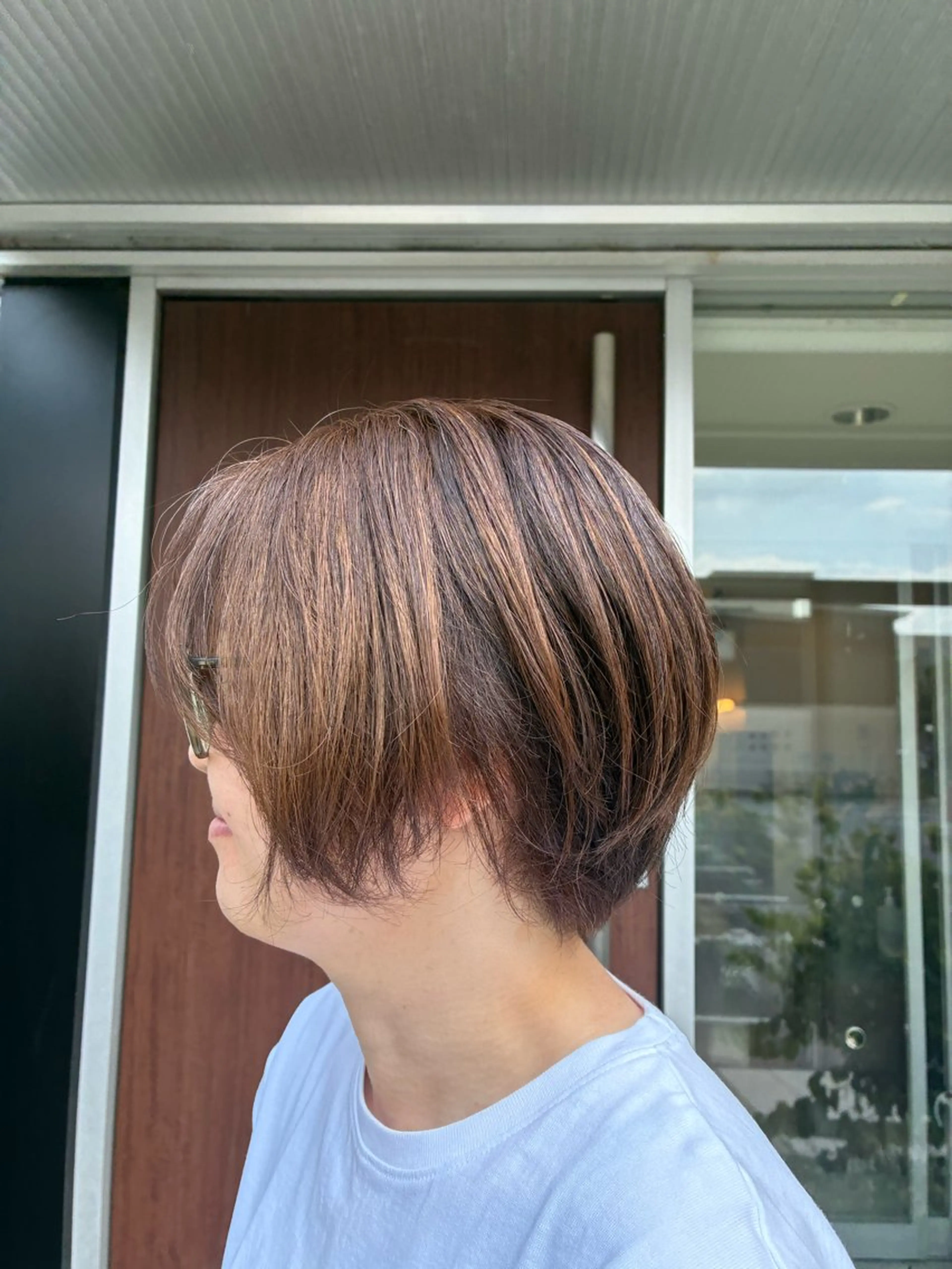 ショート カラー ベージュカラー ハイライトカラー ハイライト ヘアカラー LOBEAUT所属・古橋 由妃のヘアスタイル
