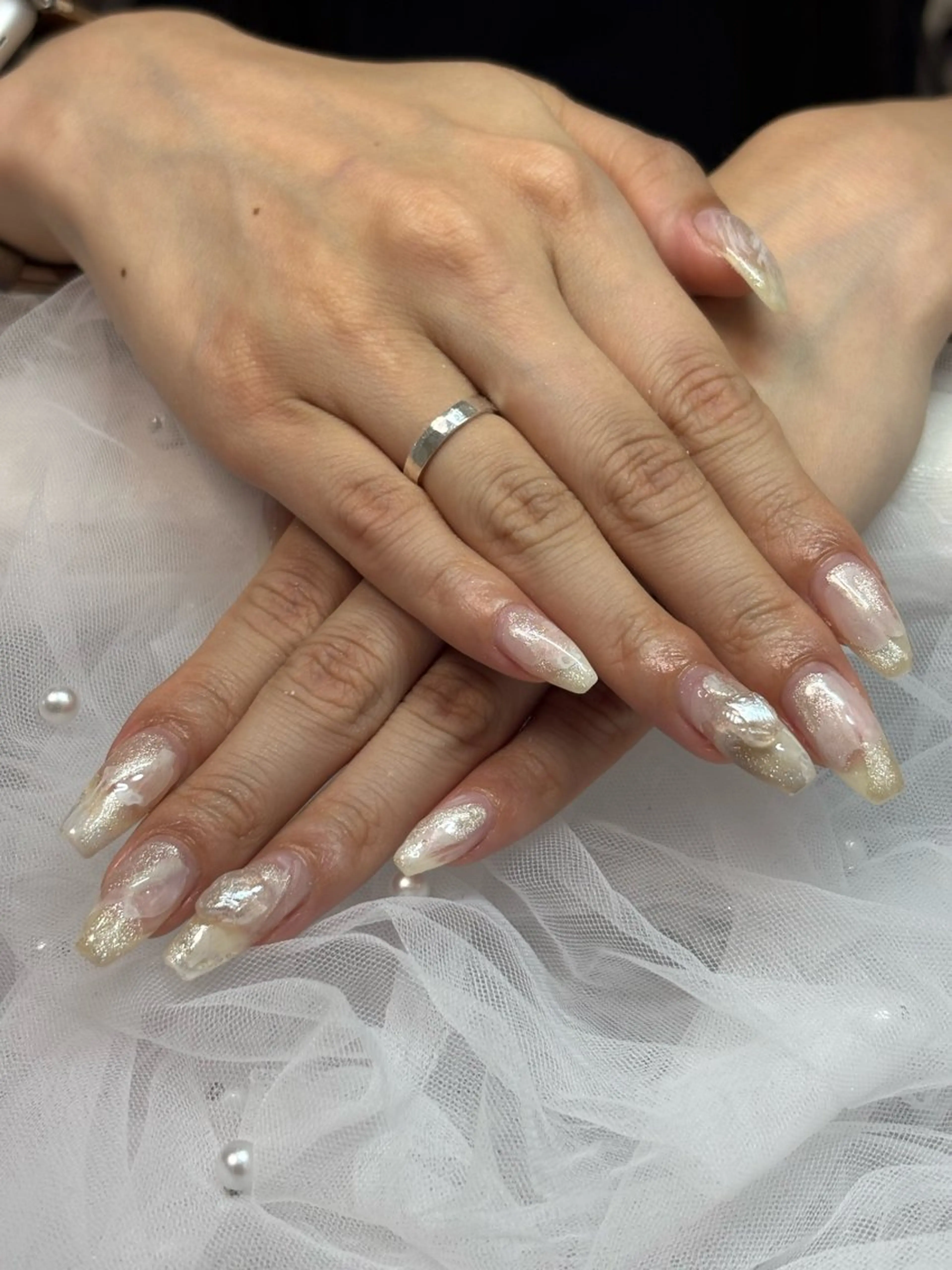 ネイル ニュアンスネイル 三本 綾奈のネイルデザイン