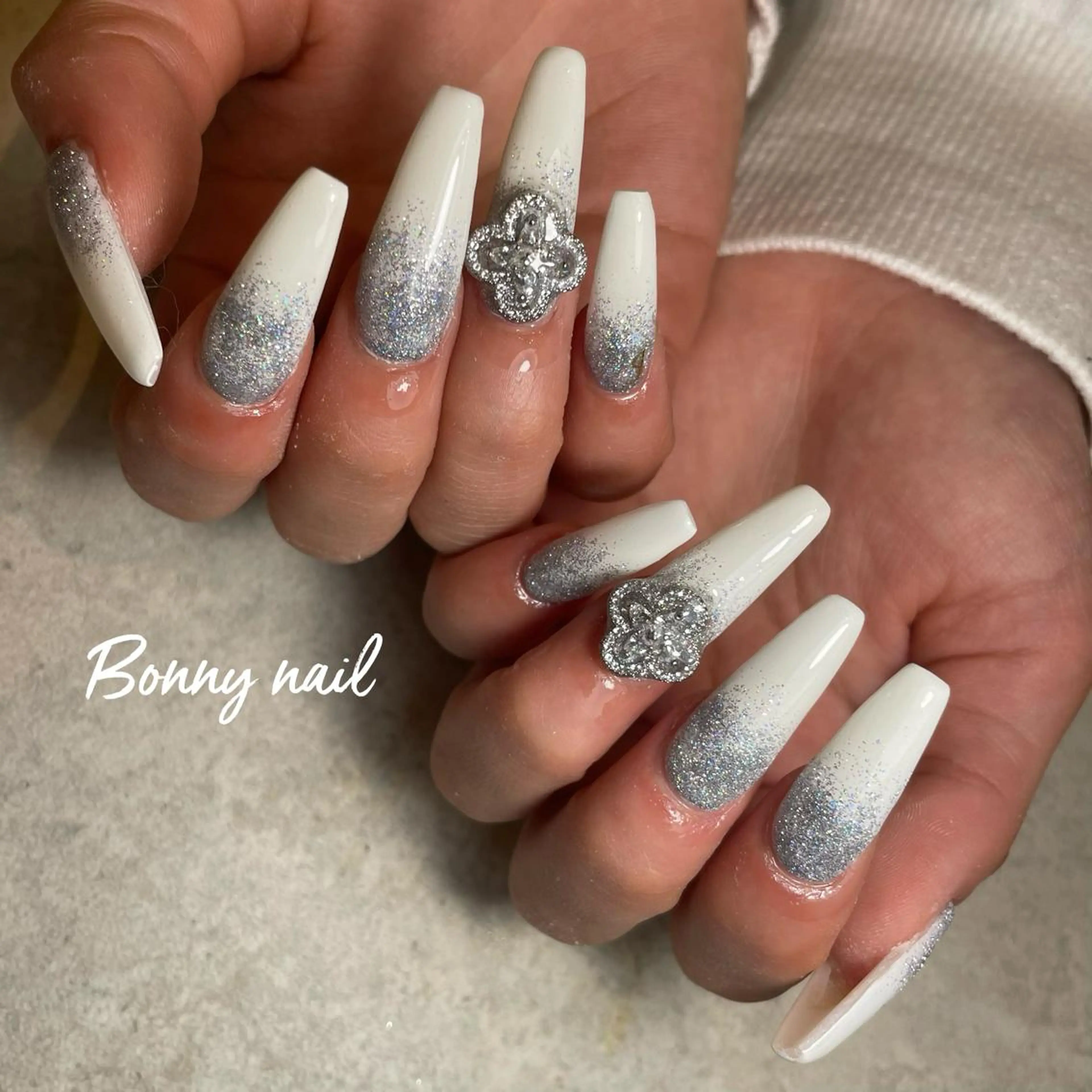 ネイル ロングネイル スカルプネイル ココ美ネイルサロン所属・BONNY NAIL 【えみか】のネイルデザイン