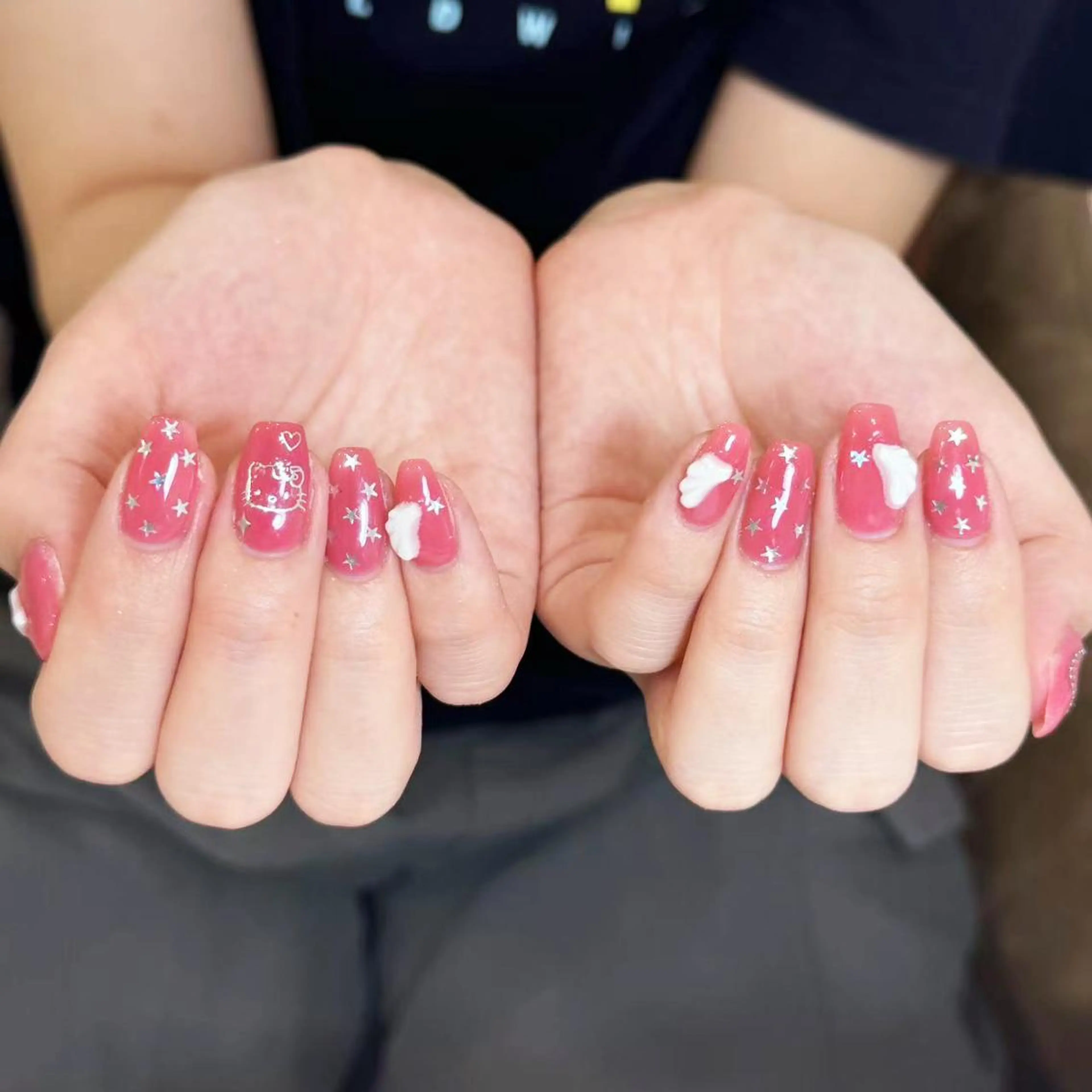 ネイル アートネイル オーロラネイル ガーリー キラキラネイル マグネットネイル ハンドネイル YOYO 💅のネイルデザイン