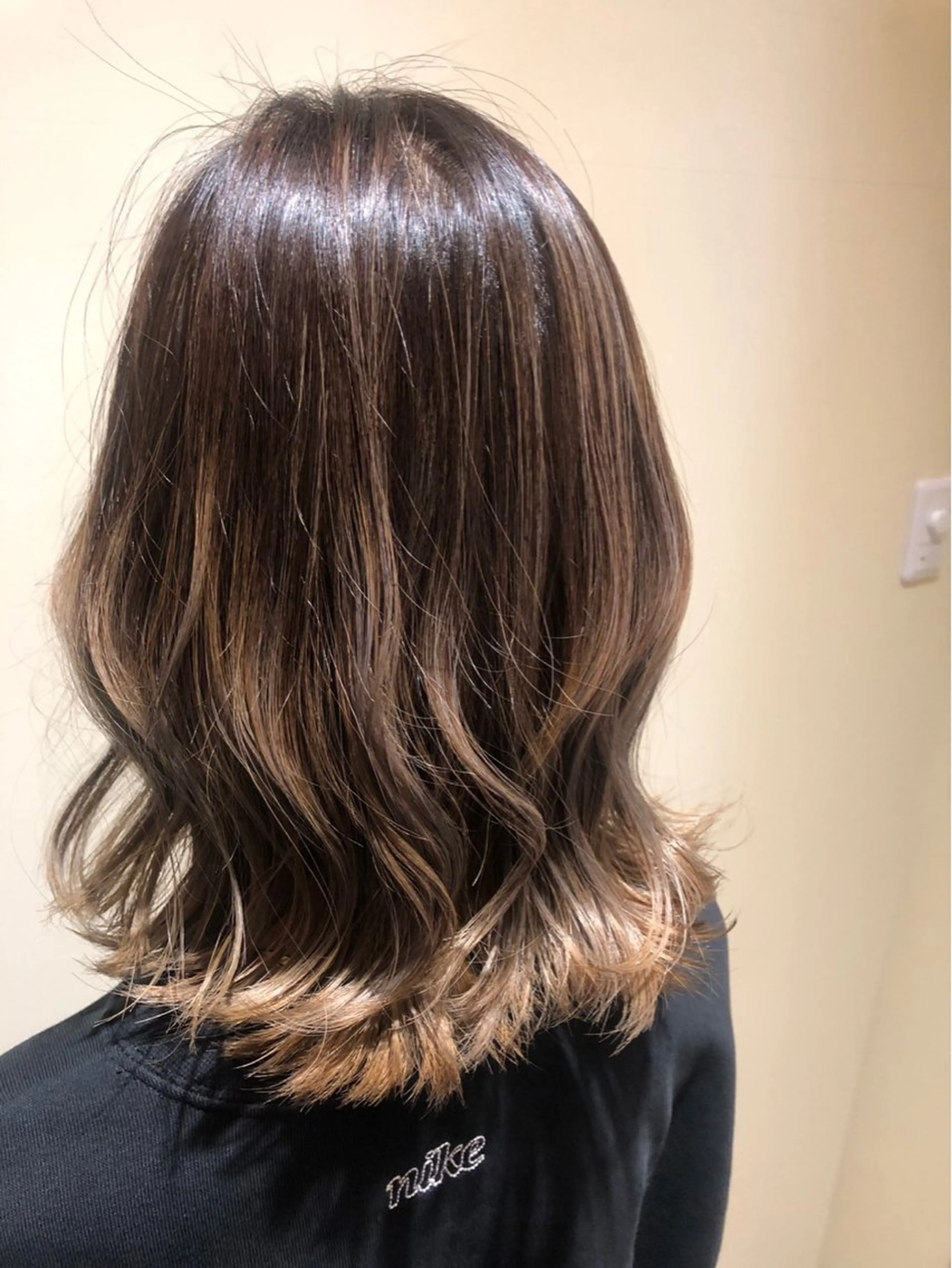 ミディアム カラー ヘアカラー HAIR＆MAKE EARTH元住吉所属・髪質改善 特化掛川大輝のヘアスタイル
