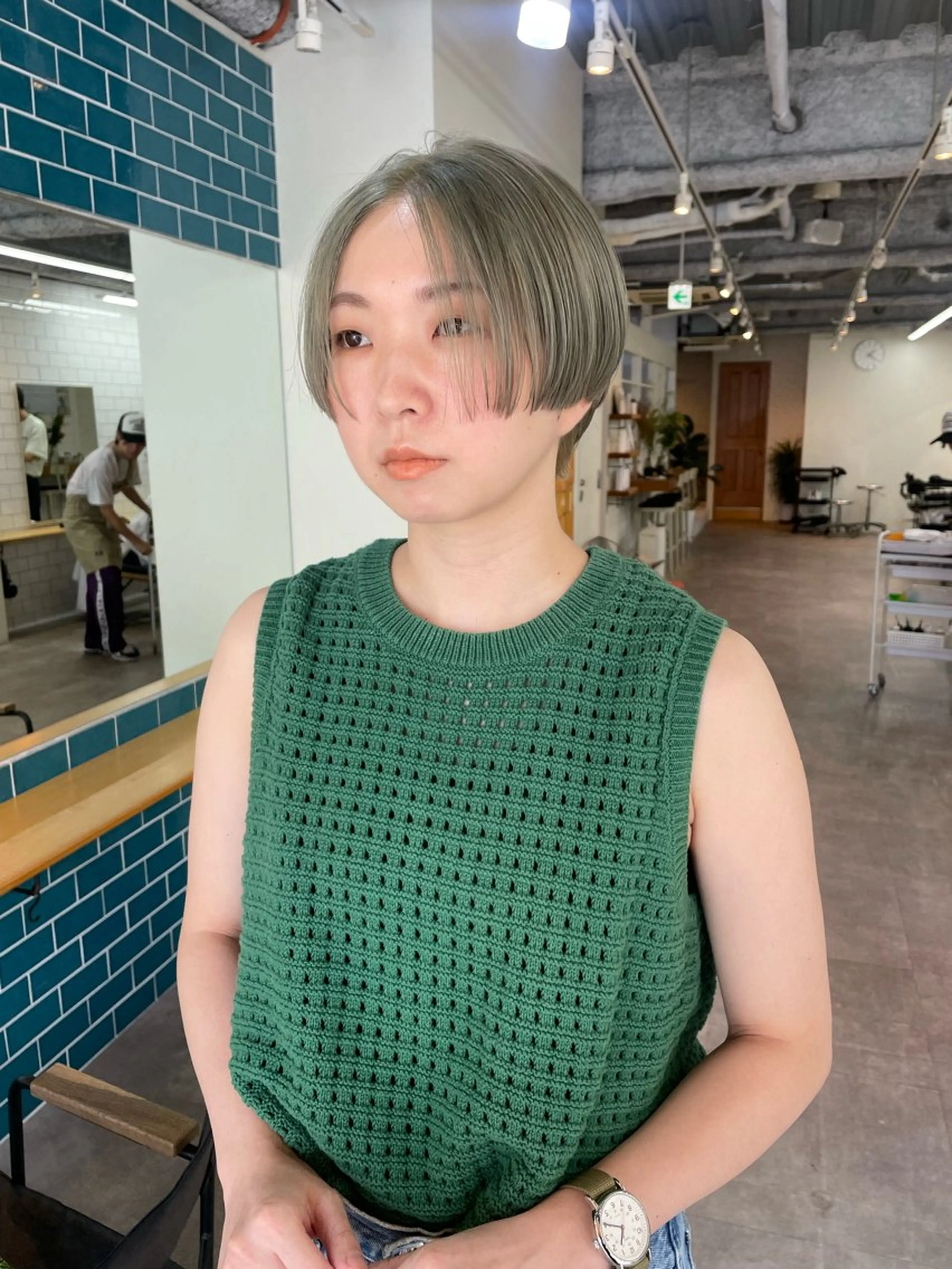 ショート カラー カット ヘアカラー トリートメント comomoブリーチ ハイトーン/ボブのヘアスタイル