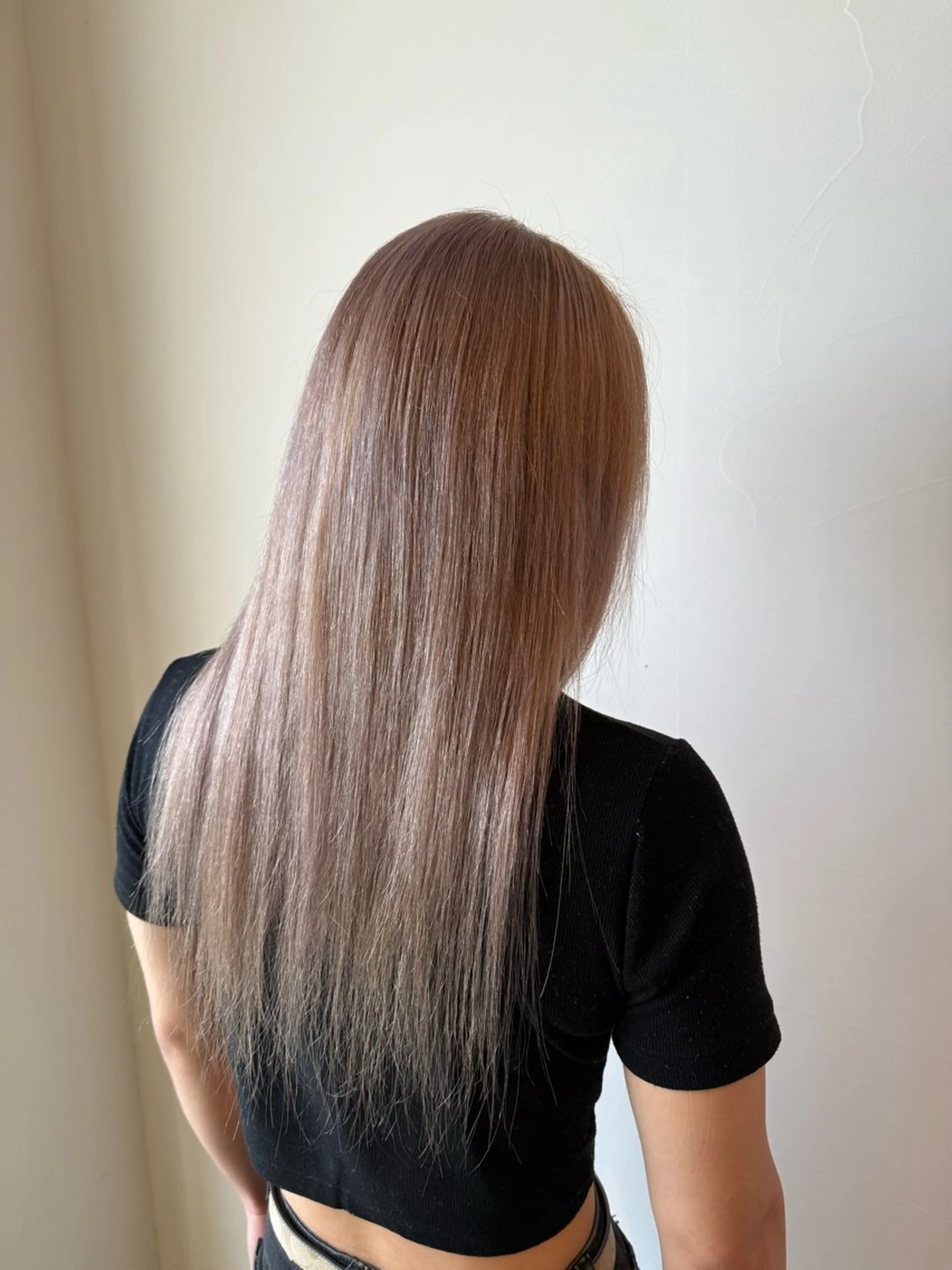 カラー Lit 花井さくらのヘアスタイル