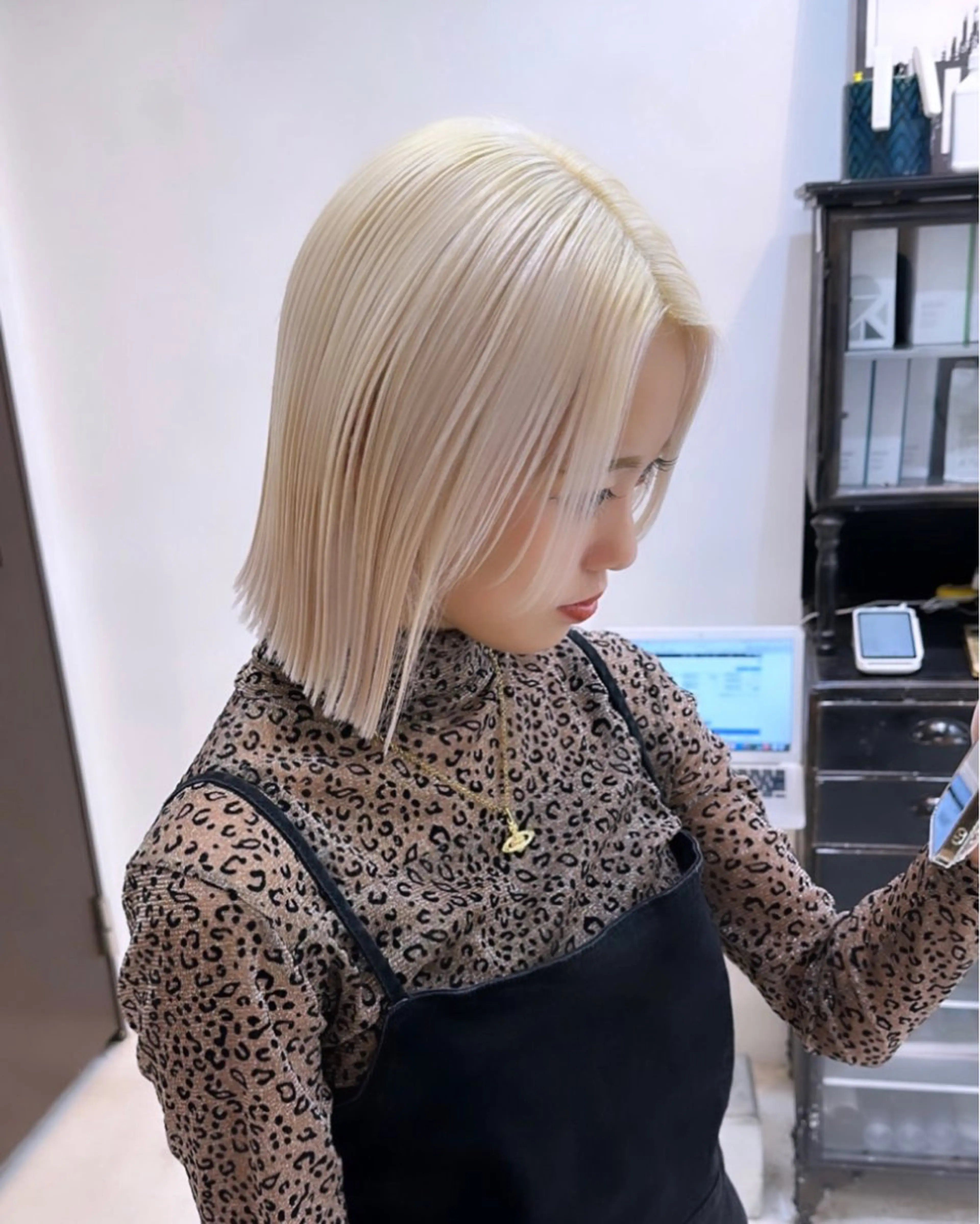 ショート カラー ヘアアレンジ メンズ 抜きっぱなしブロンド ササキカズマのヘアスタイル