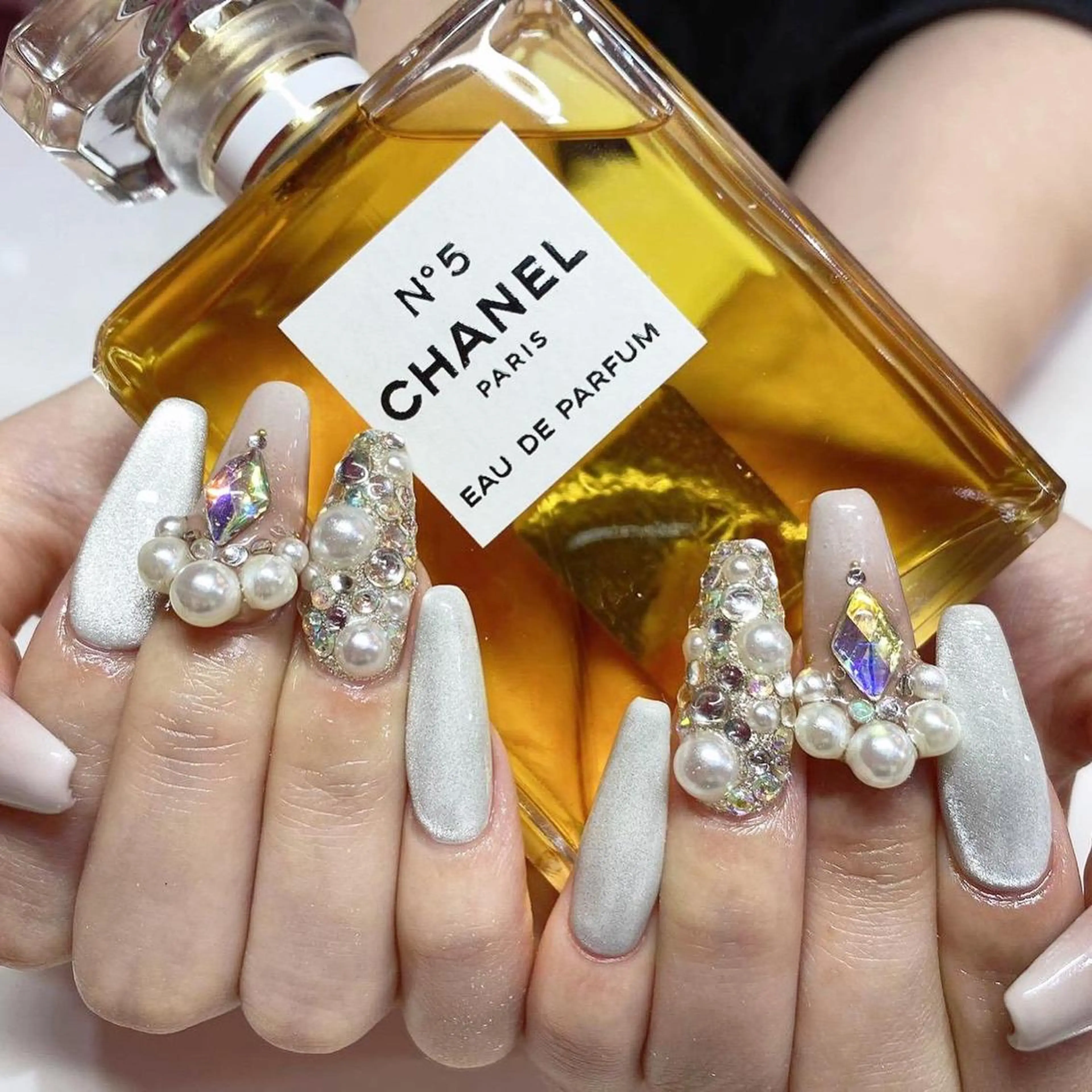 ロング カラー メンズ キッズ ネイル クリスマス キラキラネイル ホワイト 冬ネイル クリスマス NAILSGOGO shibuyaのネイルデザイン