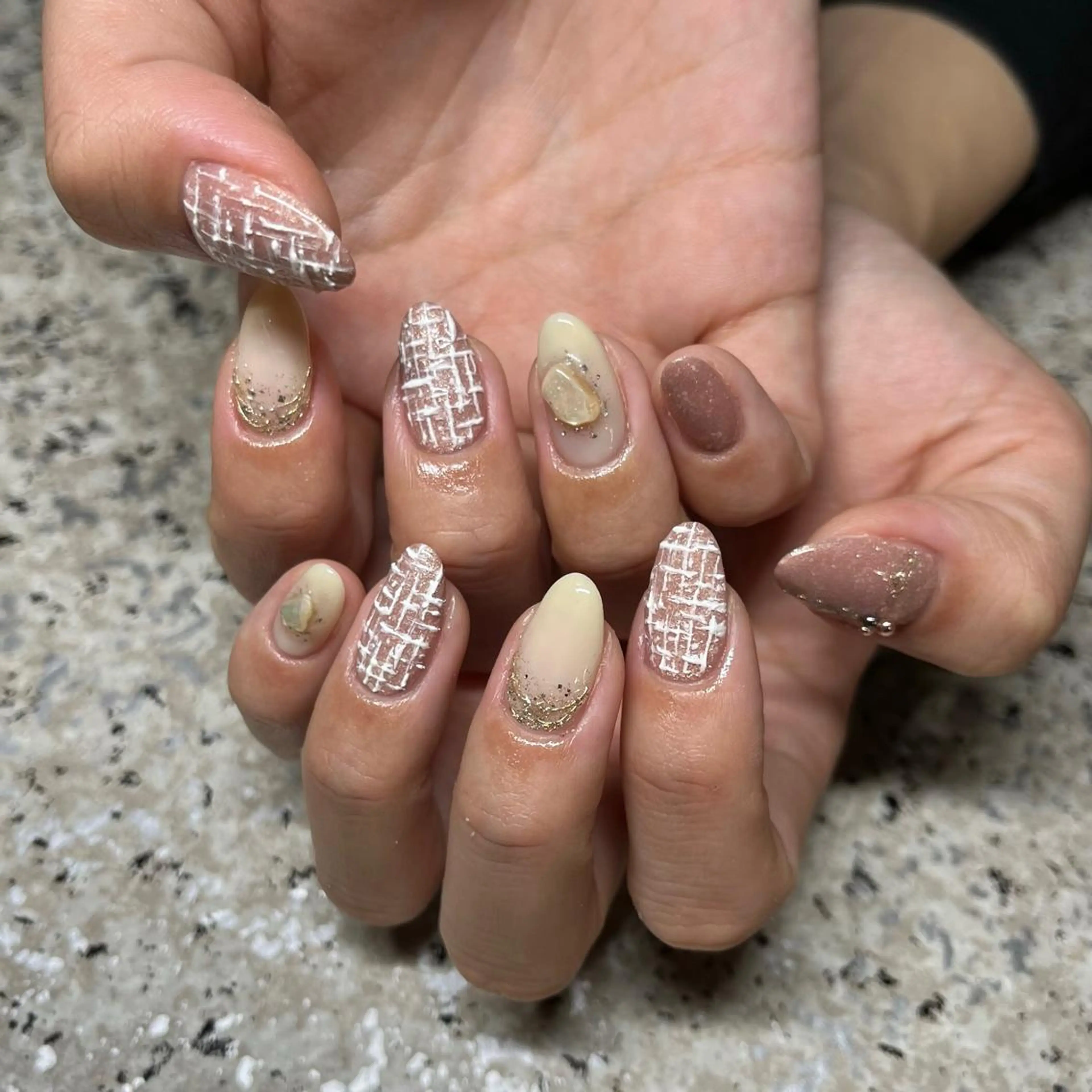 ネイル ツイードネイル nailsalon maluriのネイルデザイン