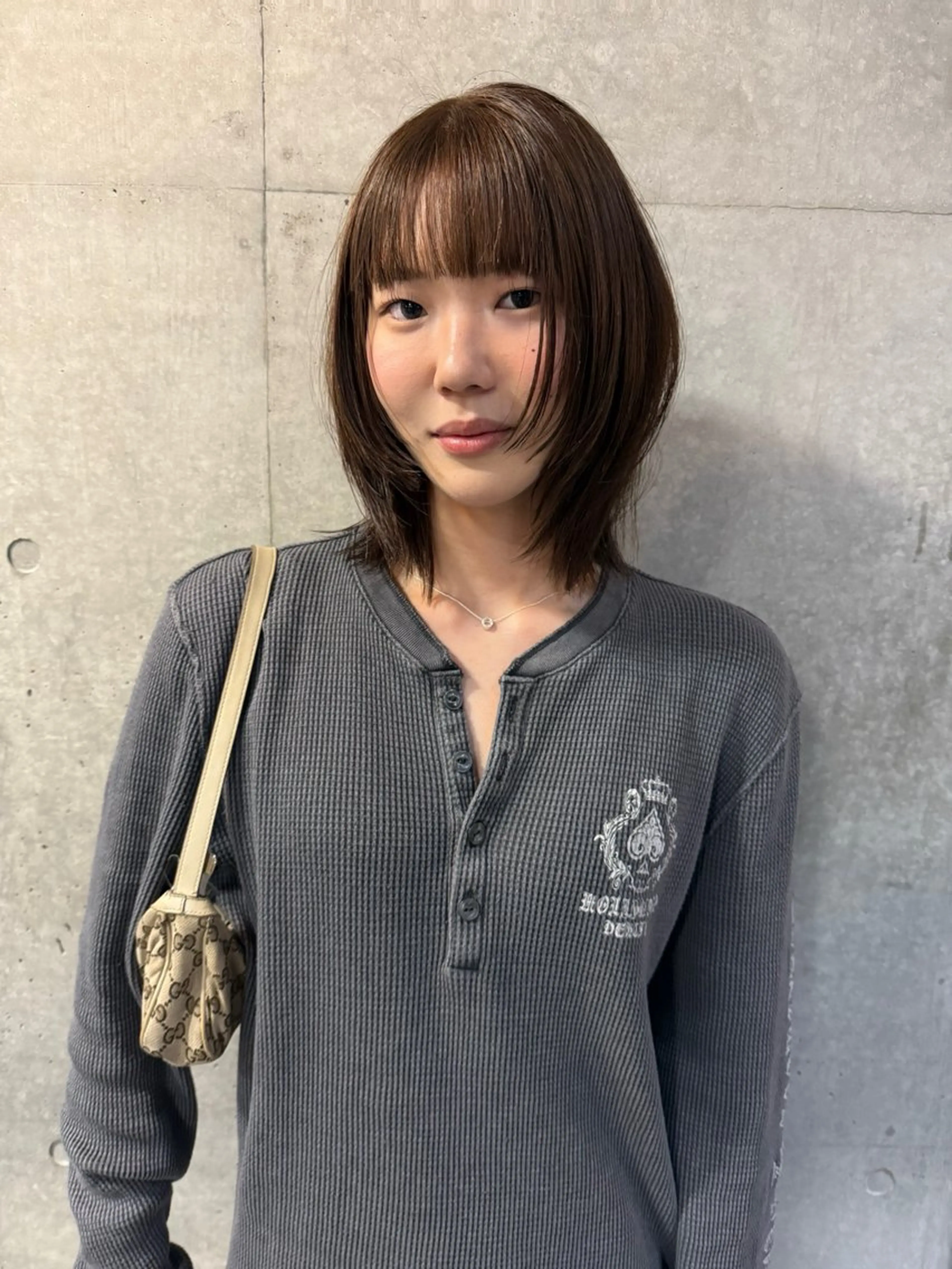 ミディアム 伸ばしかけ レイヤーカット カット ヘアカラー レイヤーカット\ウル フ　chinatsuのヘアスタイル