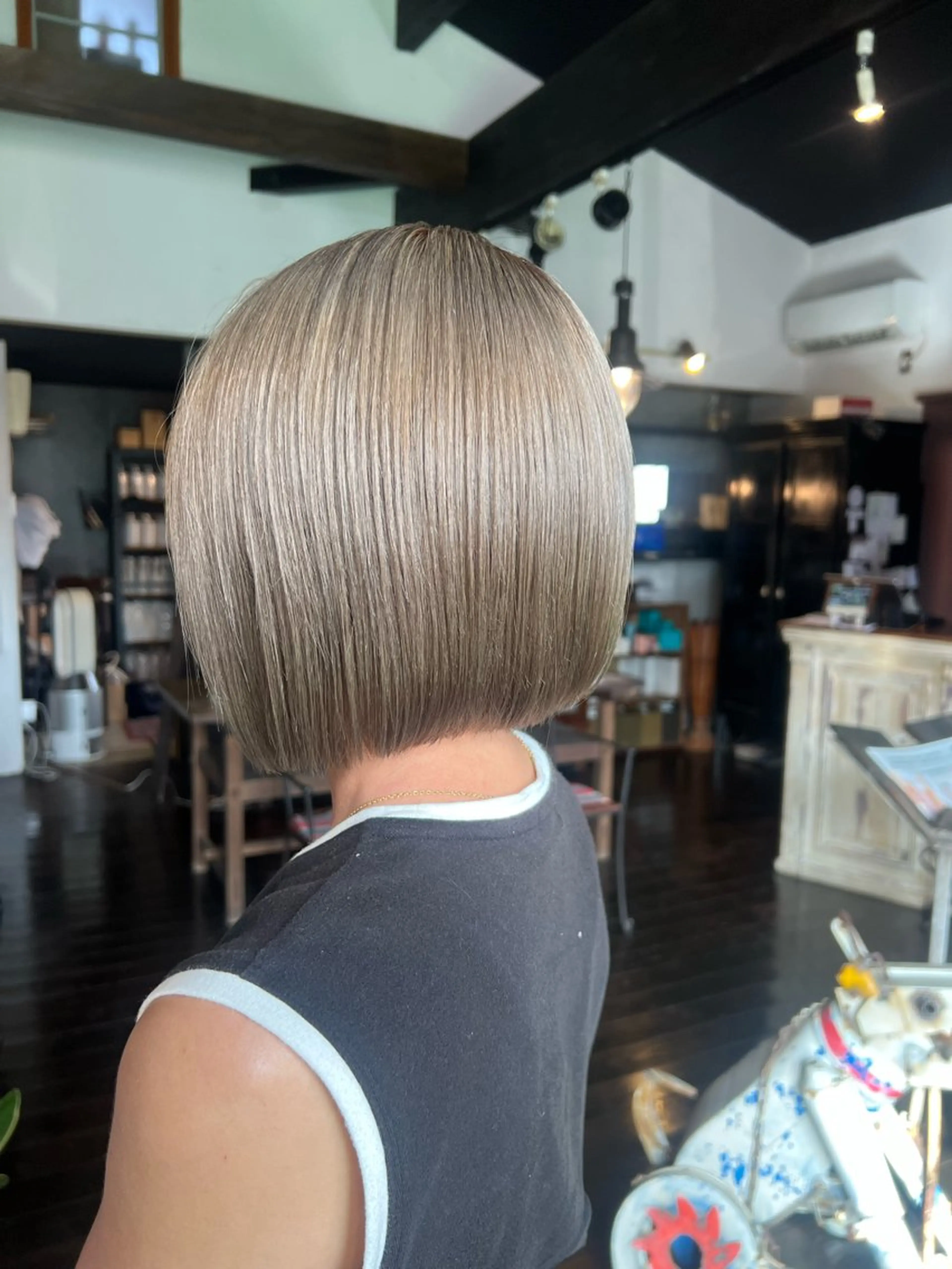 ショート カラー カット ヘアカラー 🩵小野 えりか🩷のヘアスタイル