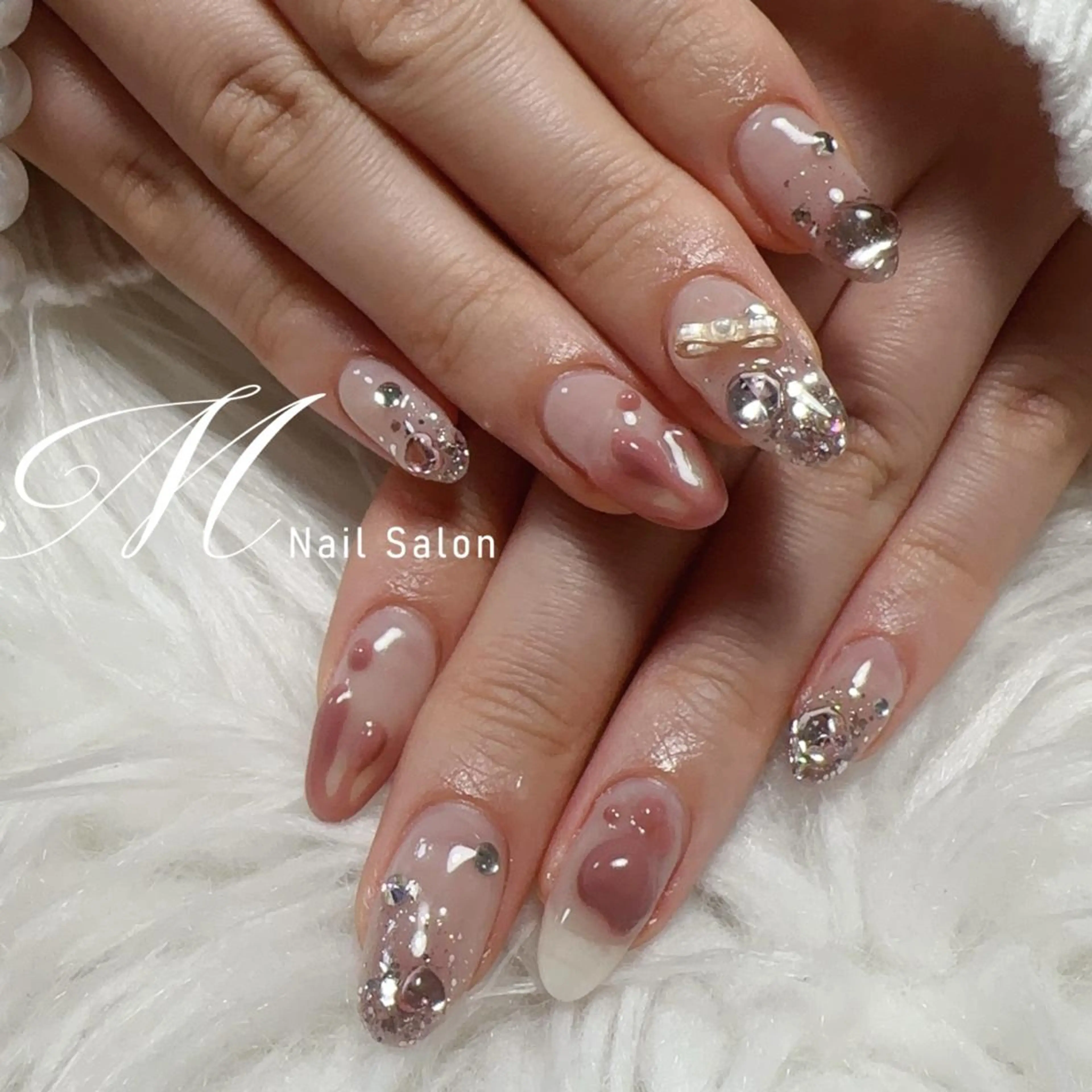 ネイル Mネイル✨パラ取扱店 85%OFF中✨のネイルデザイン