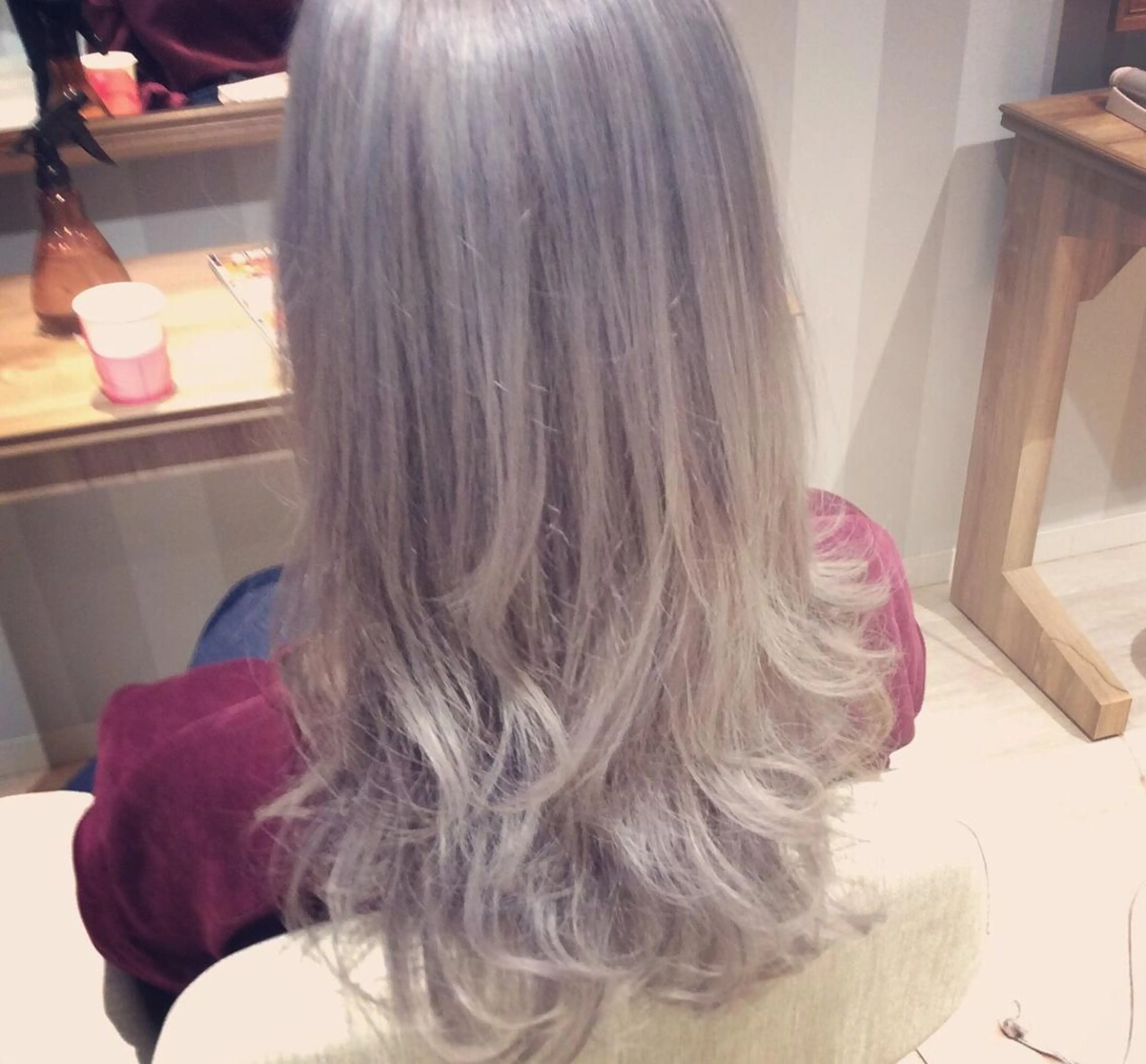 ロング カラー ダブルカラー グレージュ ハイトーンカラー ロング ヘアカラー トリートメント 山本 将史のヘアスタイル