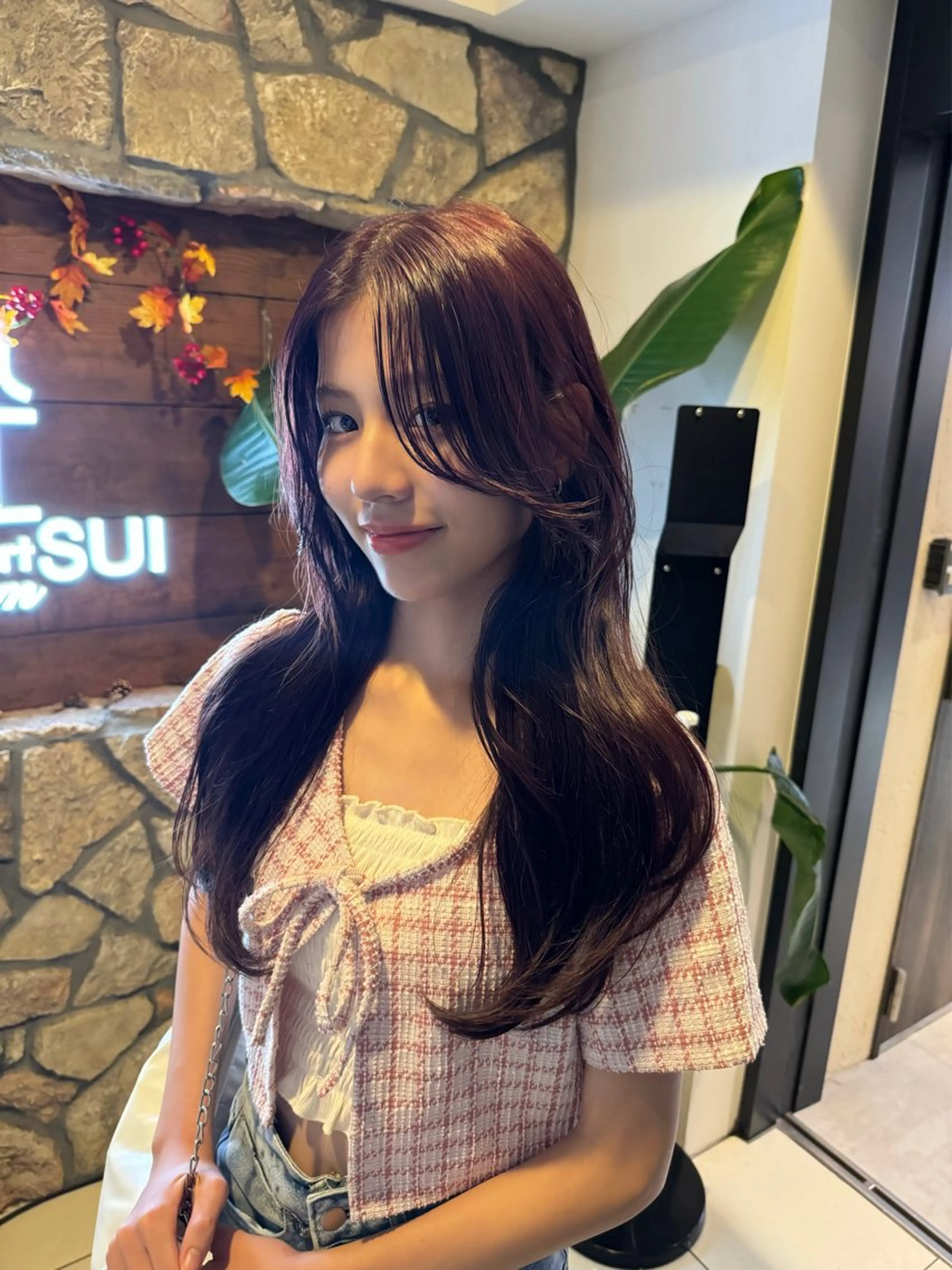 ロング カラー ロングレイヤー ブラウンカラー ピンクカラー ピンクブラウン くびれヘア カット Bonheur銀座 /前田 栞九郎のヘアスタイル