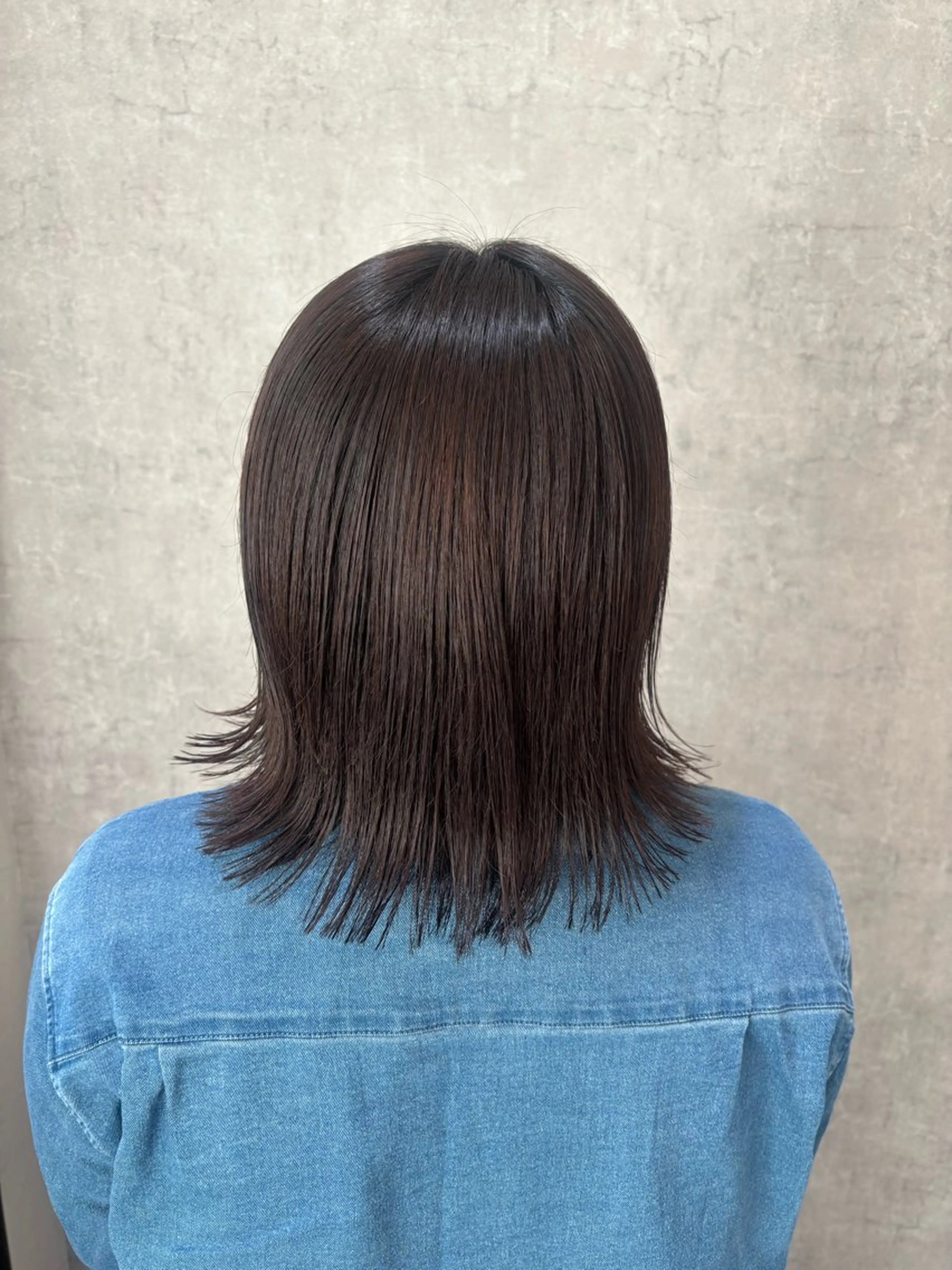 ミディアム 下山 萌華のヘアスタイル