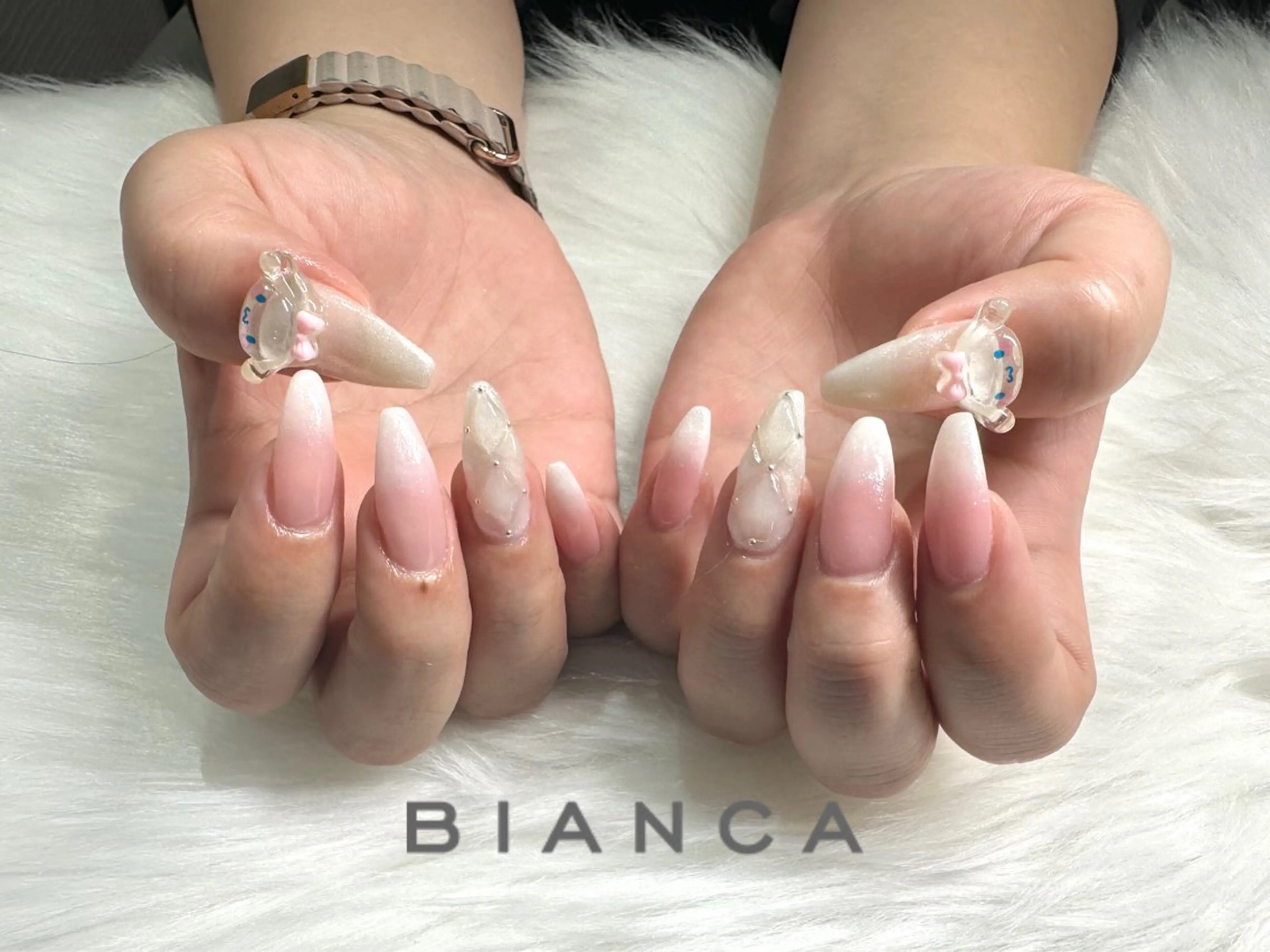 ネイル 持ち込み ハンドネイル Bianca 🩵 Ayakoのネイルデザイン
