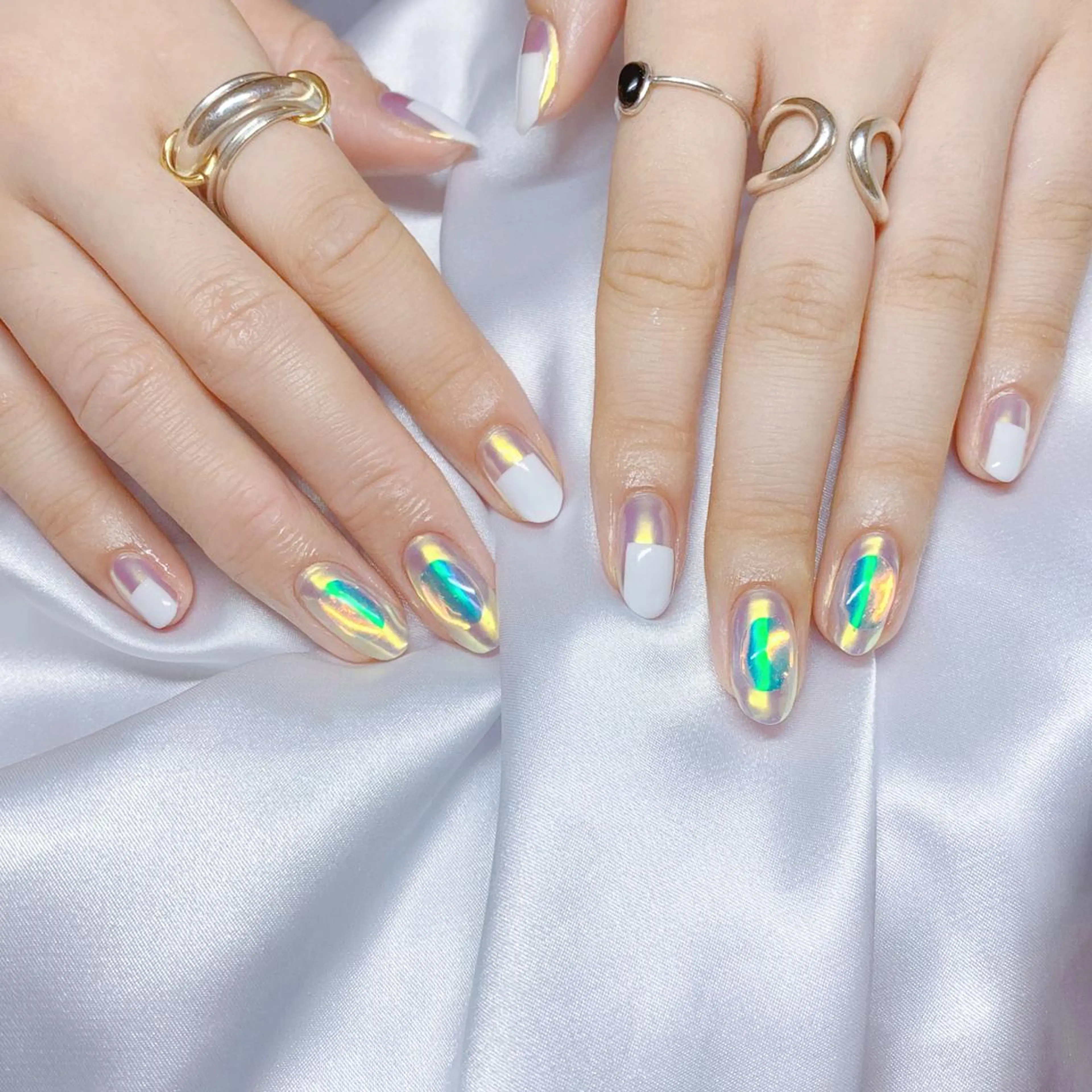 ネイル オーロラネイル フットネイル フレンチネイル ジェルネイル 韓国ネイル ハンドネイル ハンドケア 【ENサロン】 Rei🎀Nailのネイルデザイン